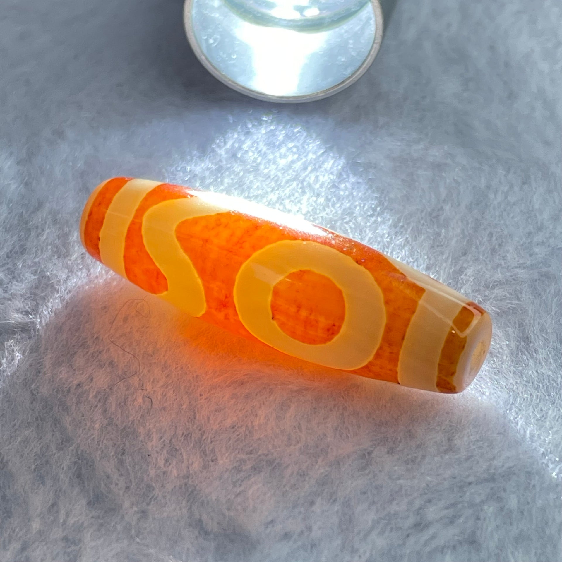 Natural Powerful Tibetan Old Oily Agate Sky Door Serenity 1 Eye Dzi Bead Heavenly Master (Tian Zhu) 一眼天诛 7.59g 38.3 by 11.5mm - Huangs Jadeite and Jewelry Pte Ltd