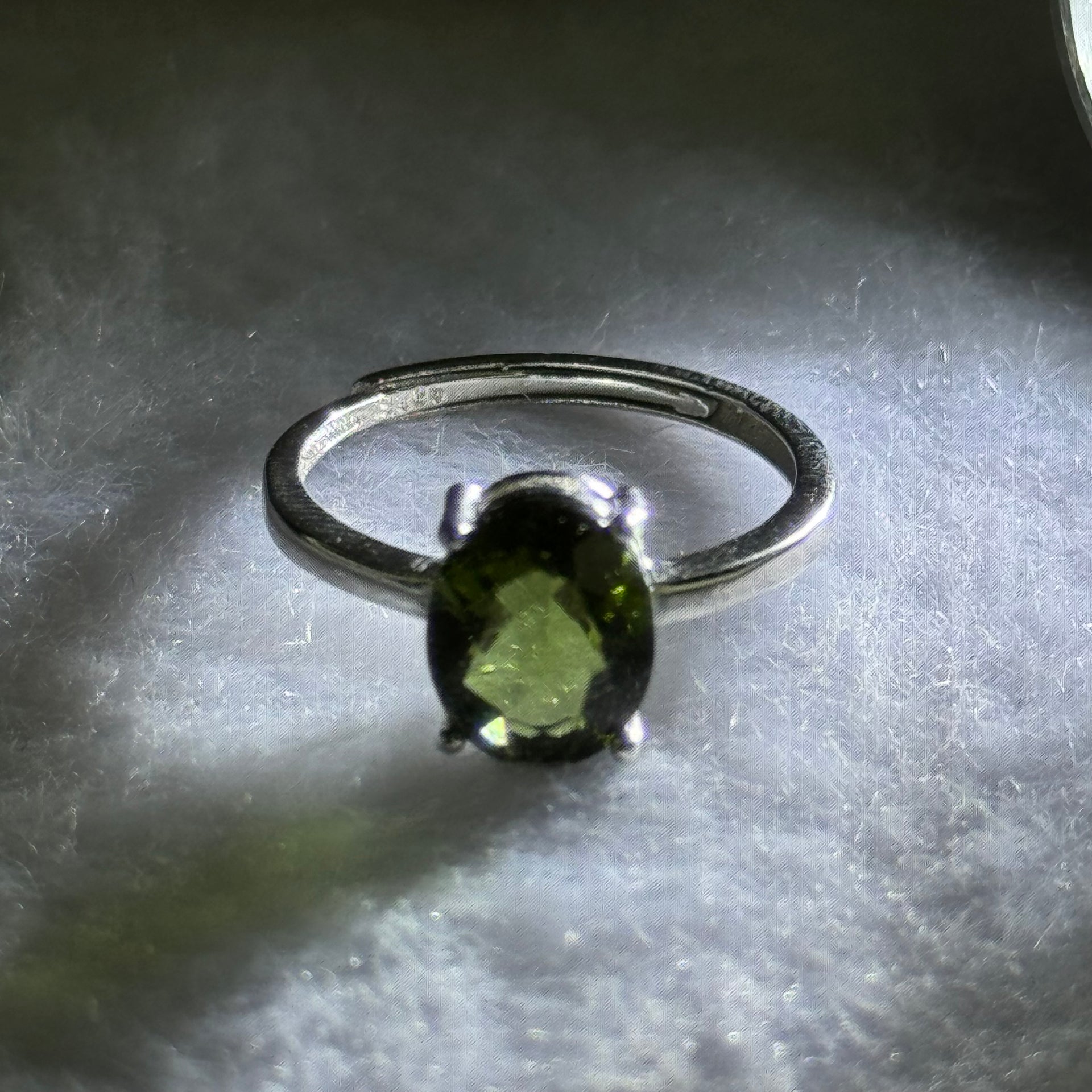 Natural Faceted Czech Republic Moldavite Meteorite Crystal in S925 Sliver Ring (Adjustable Size) 天然捷克陨石925银戒指 1.43g 9.0 by 7.0 by 4.6mm - Huangs Jadeite and Jewelry Pte Ltd