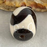 Natural Powerful Tibetan Old Oily Agate Tiger Tooth Daluo Dzi Bead Heavenly Master (Tian Zhu) 虎呀天诛 4.70g 18.0 by 13.4mm - Huangs Jadeite and Jewelry Pte Ltd