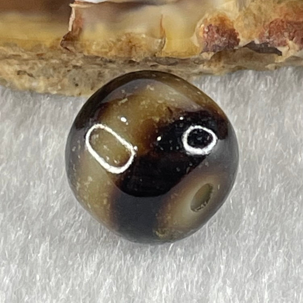 Natural Powerful Tibetan Old Oily Agate 1 Line Dzi Bead Heavenly Master (Tian Zhu) 1.81g 10.0 by 10.9mm - Huangs Jadeite and Jewelry Pte Ltd