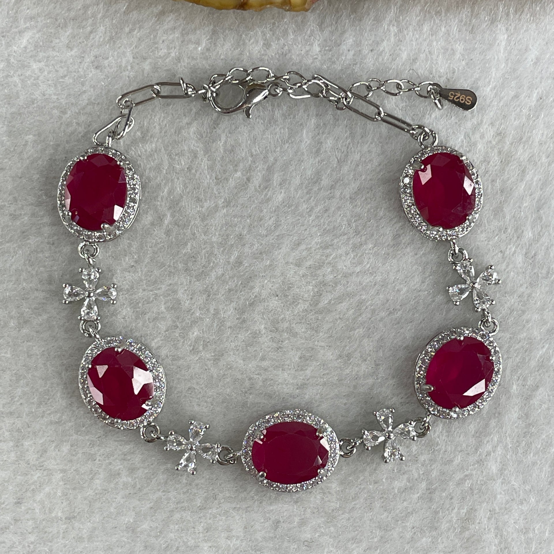 Certified Man Made Ruby Bracelet with Cubic Zirconia9.50g 10.0 by 8.0 by 3.0mm - Huangs Jadeite and Jewelry Pte Ltd