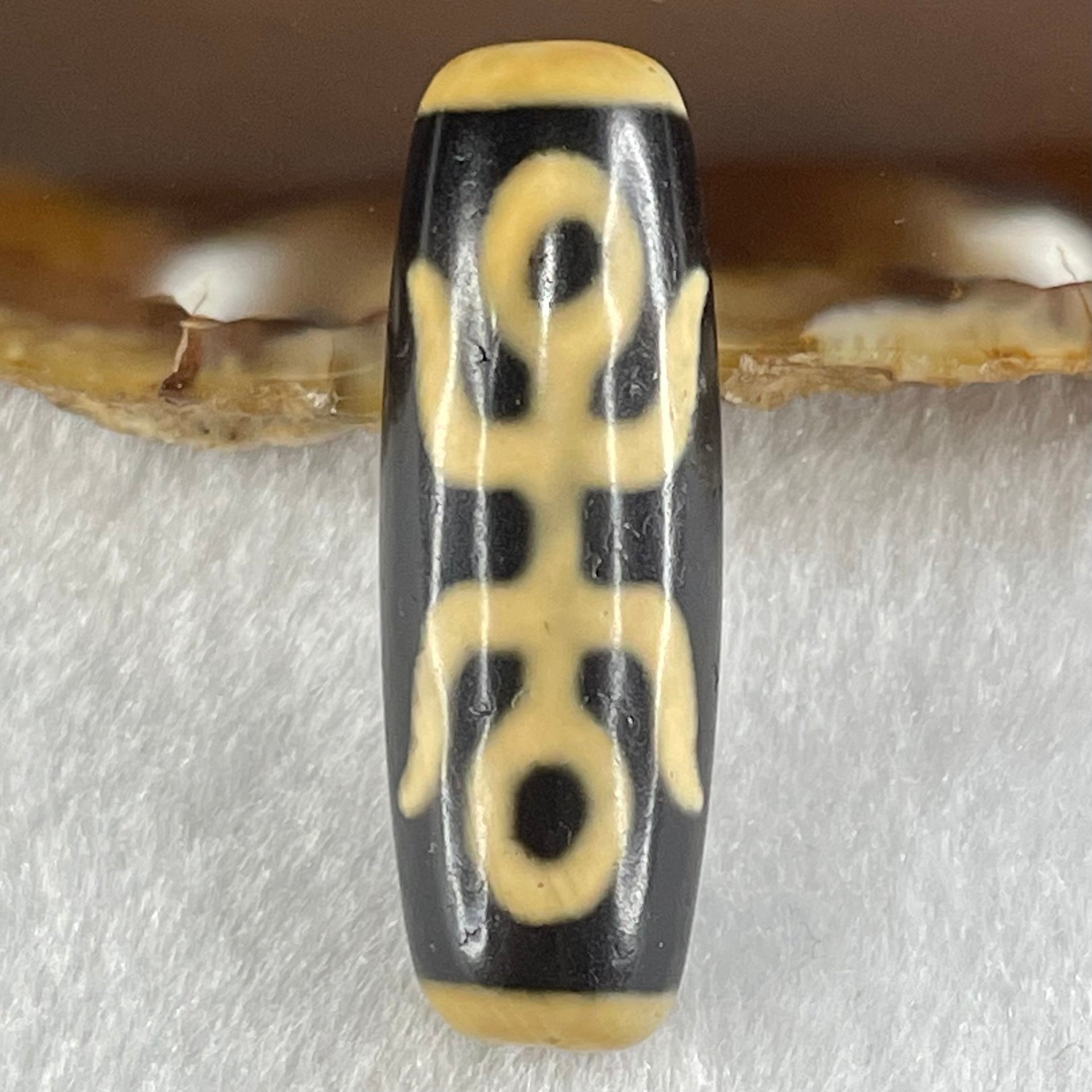 Natural Powerful Tibetan Old Oily Agate Double Noble Patina Guiren Tairen Human Dzi Bead Totem Amulet Heavenly Master (Tian Zhu) 双贵人天诛 9.93g 37.7 by 12.9mm - Huangs Jadeite and Jewelry Pte Ltd