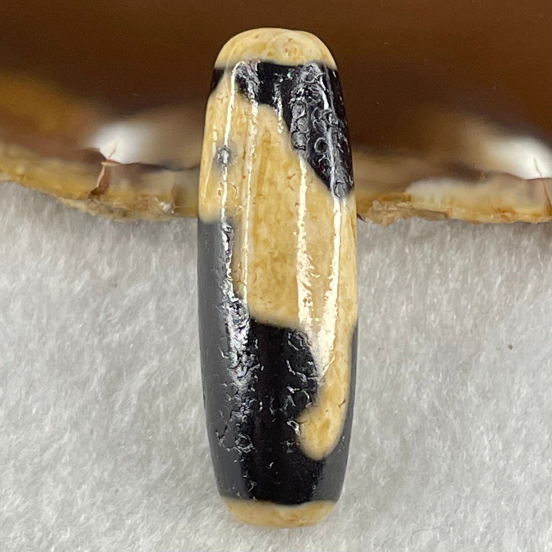 Natural Powerful Tibetan Old Oily Agate Dog Dzi Bead Heavenly Master (Tian Zhu) 狗天珠 9.11g 38.5 by 12.3mm - Huangs Jadeite and Jewelry Pte Ltd