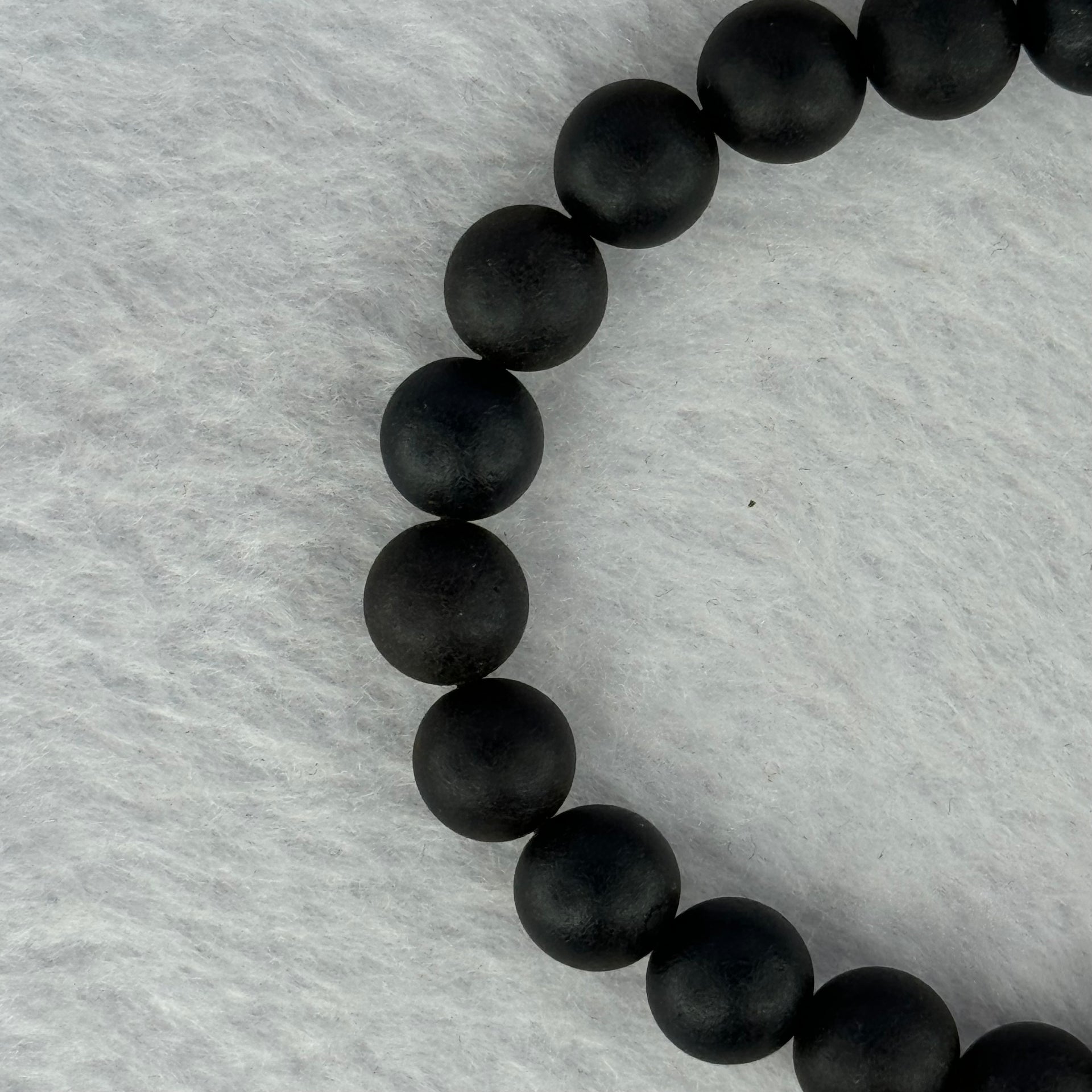 Natural Dark Matt Black Amber Beads Bracelet 天然大黑天翁琥珀手链 6.37g 14cm 8.1mm 22 Beads - Huangs Jadeite and Jewelry Pte Ltd