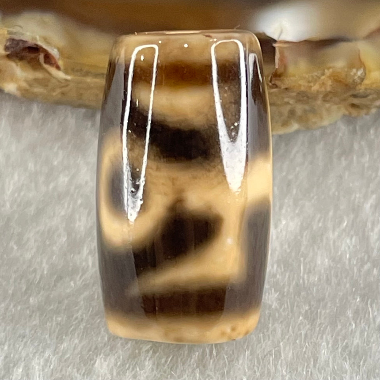 Natural Powerful Tibetan Old Oily Agate Patina Guiren Tairen Human Dzi Bead Totem Amulet Heavenly Master (Tian Zhu) 贵人天诛 4.92g 20.3 by 11.8mm - Huangs Jadeite and Jewelry Pte Ltd