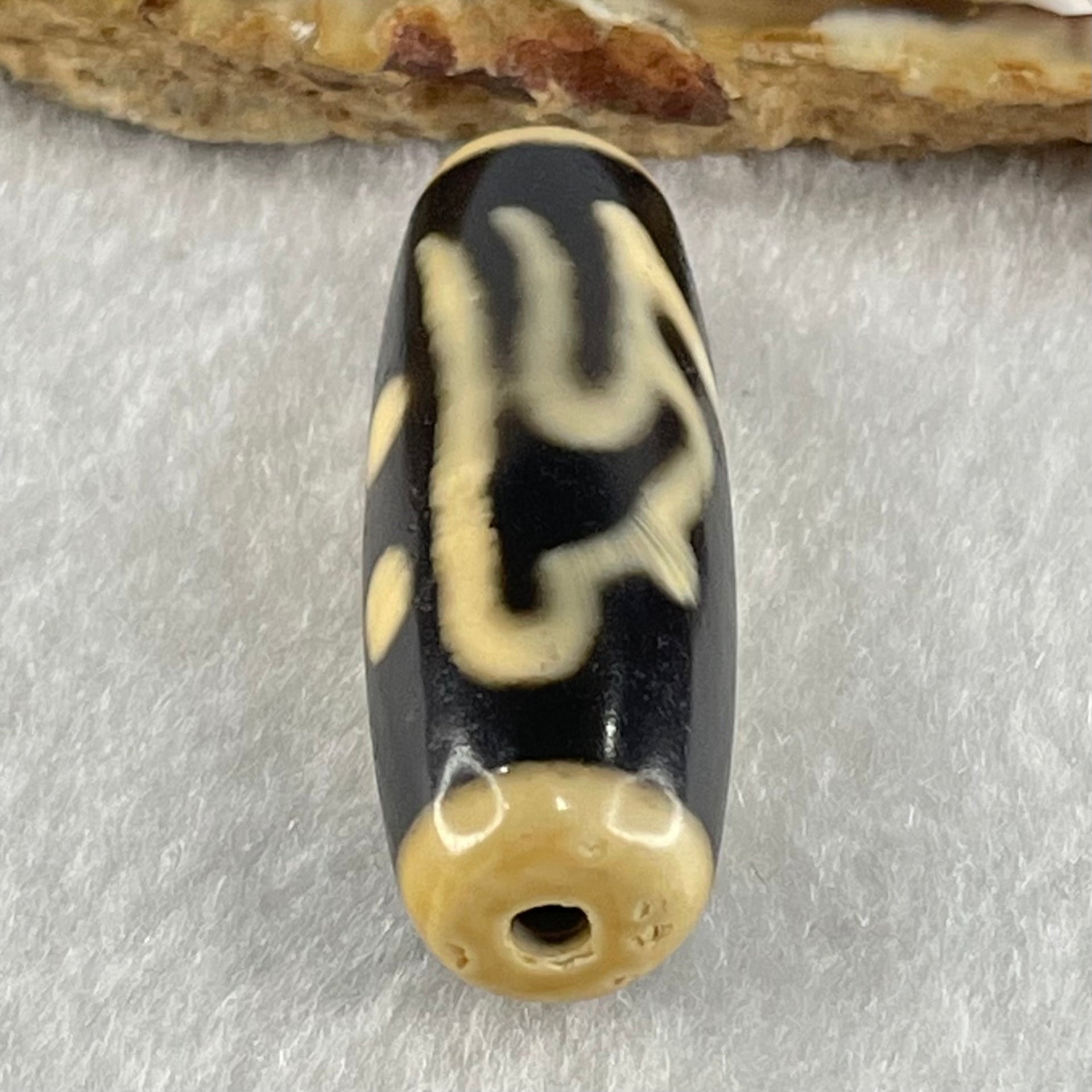 Natural Powerful Tibetan Old Oily Agate Ancient Thousand Hand Guan Yin Dzi Bead Heavenly Master (Tian Zhu) 千手观音天珠 10.07g 37.4 by 13.0mm - Huangs Jadeite and Jewelry Pte Ltd