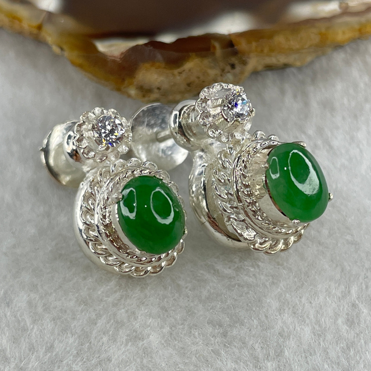 Type A Natural Full Old Mine Spicy Green Jadeite Cabochon 8.8 by 6.7 by 4.0mm Stone for Setting 20.97g (On Silver Earrings Mold) - Huangs Jadeite and Jewelry Pte Ltd