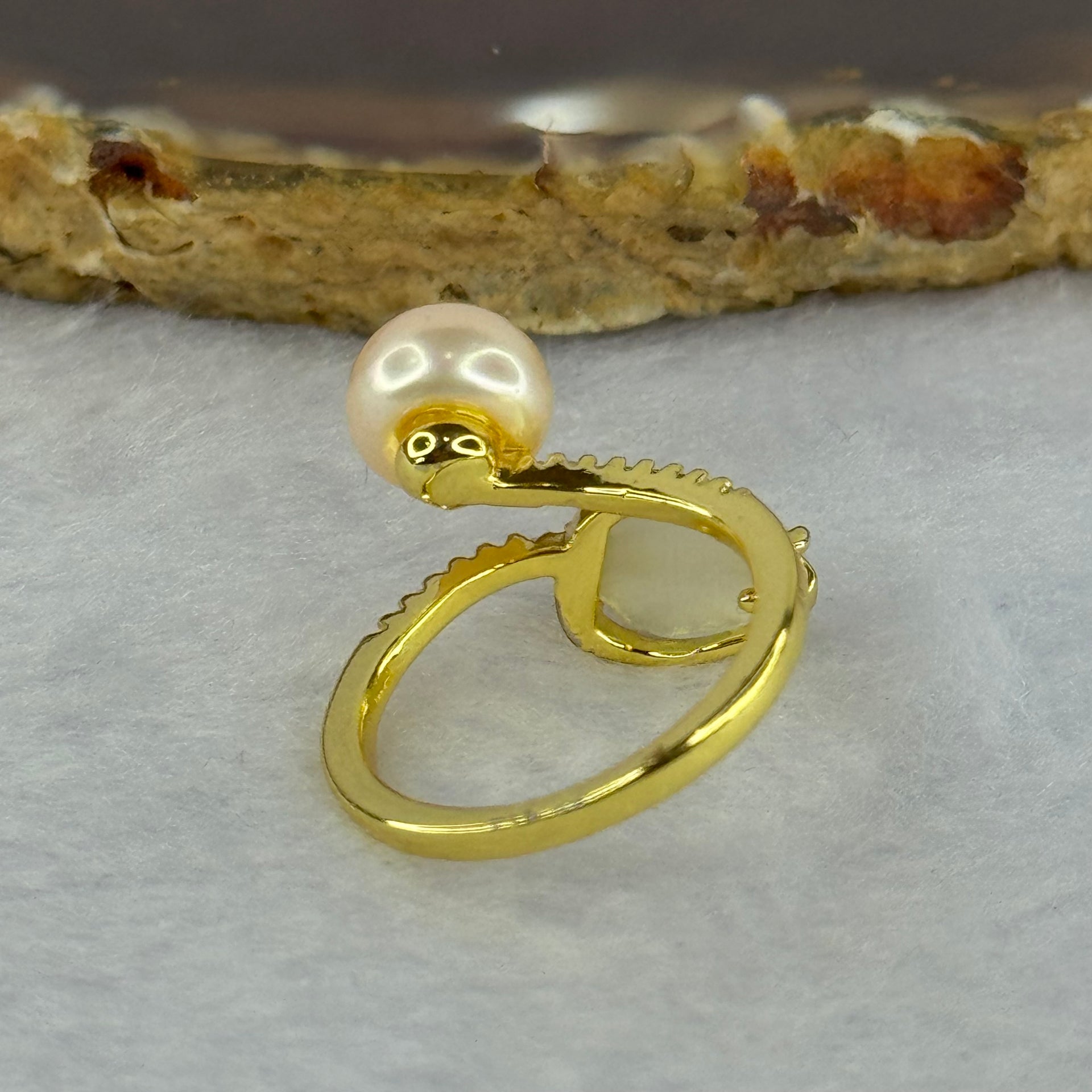 Natural Selenite and Pink Pearl with Crystals in S925 Sliver Gold Color Ring 2.94g 8.8 by 6.5mm US5.75 HK12.5 - Huangs Jadeite and Jewelry Pte Ltd