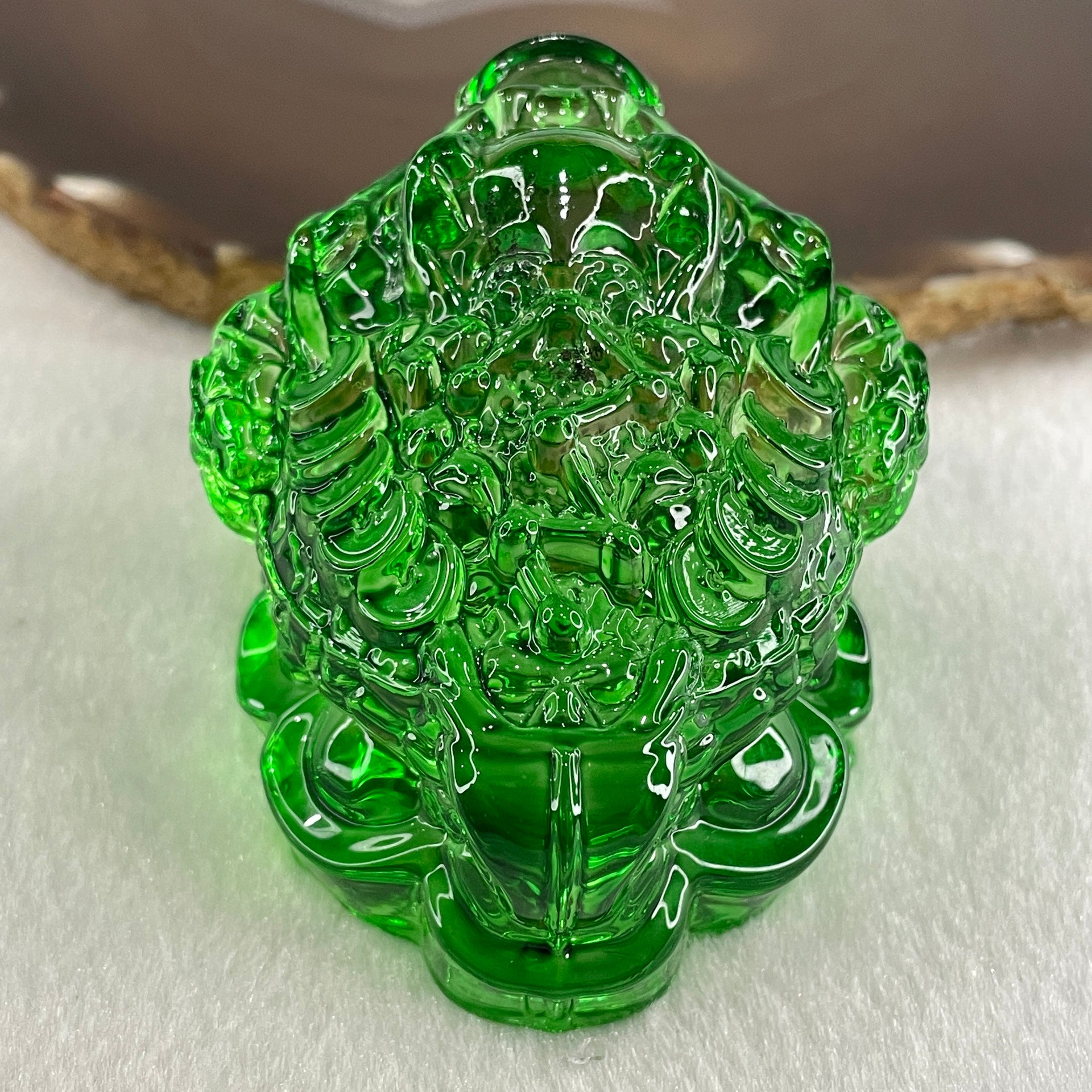 Natural Green Liuli 3 Legged Toad with Ancient Coin Display 140.22g 62.5 by 53.0 by 46.5mm - Huangs Jadeite and Jewelry Pte Ltd
