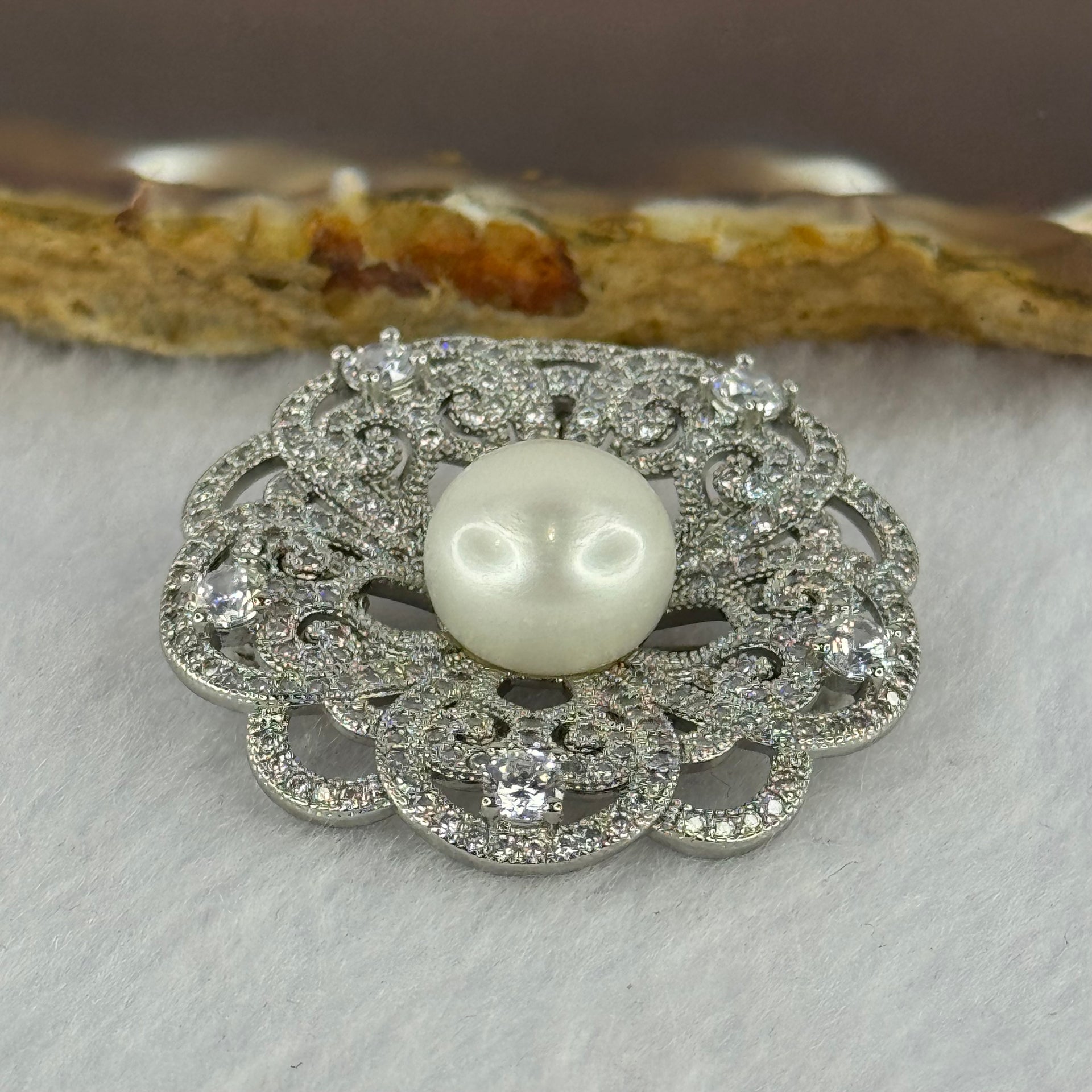 Natural white Pearl with Crystals in Sliver Flower Brooch and Pendant 10.26g 11.2mm - Huangs Jadeite and Jewelry Pte Ltd