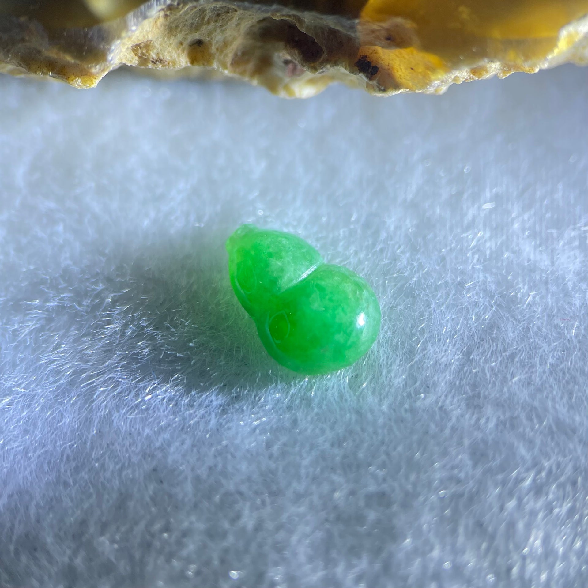 Type A Old Mine Spicy Green Jadeite Hulu Charm Stone For Setting 0.21g 8.5 by 5.5 by 2.2mm - Huangs Jadeite and Jewelry Pte Ltd