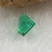 Natural Colombia Vivid Green Emerald (Beryl) Cut-Cornered Grace Step cut 0.30ct 5.7 by 4.4 by 2.5mm - Huangs Jadeite and Jewelry Pte Ltd