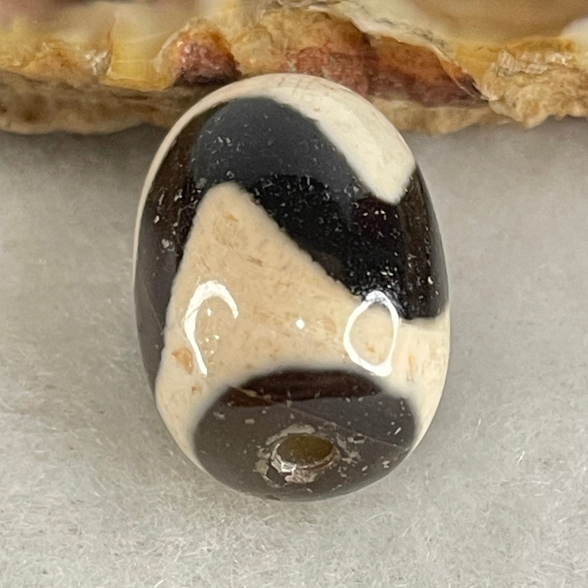 Natural Powerful Tibetan Old Oily Agate Tiger Tooth Daluo Dzi Bead Heavenly Master (Tian Zhu) 虎呀天诛 4.35g 17.6 by 12.6mm - Huangs Jadeite and Jewelry Pte Ltd