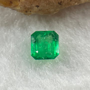 Natural Colombia Green Emerald (Beryl) Cut-Cornered Rectangular step cut 0.60ct 5.5 by 5.0 by 2.9mm - Huangs Jadeite and Jewelry Pte Ltd
