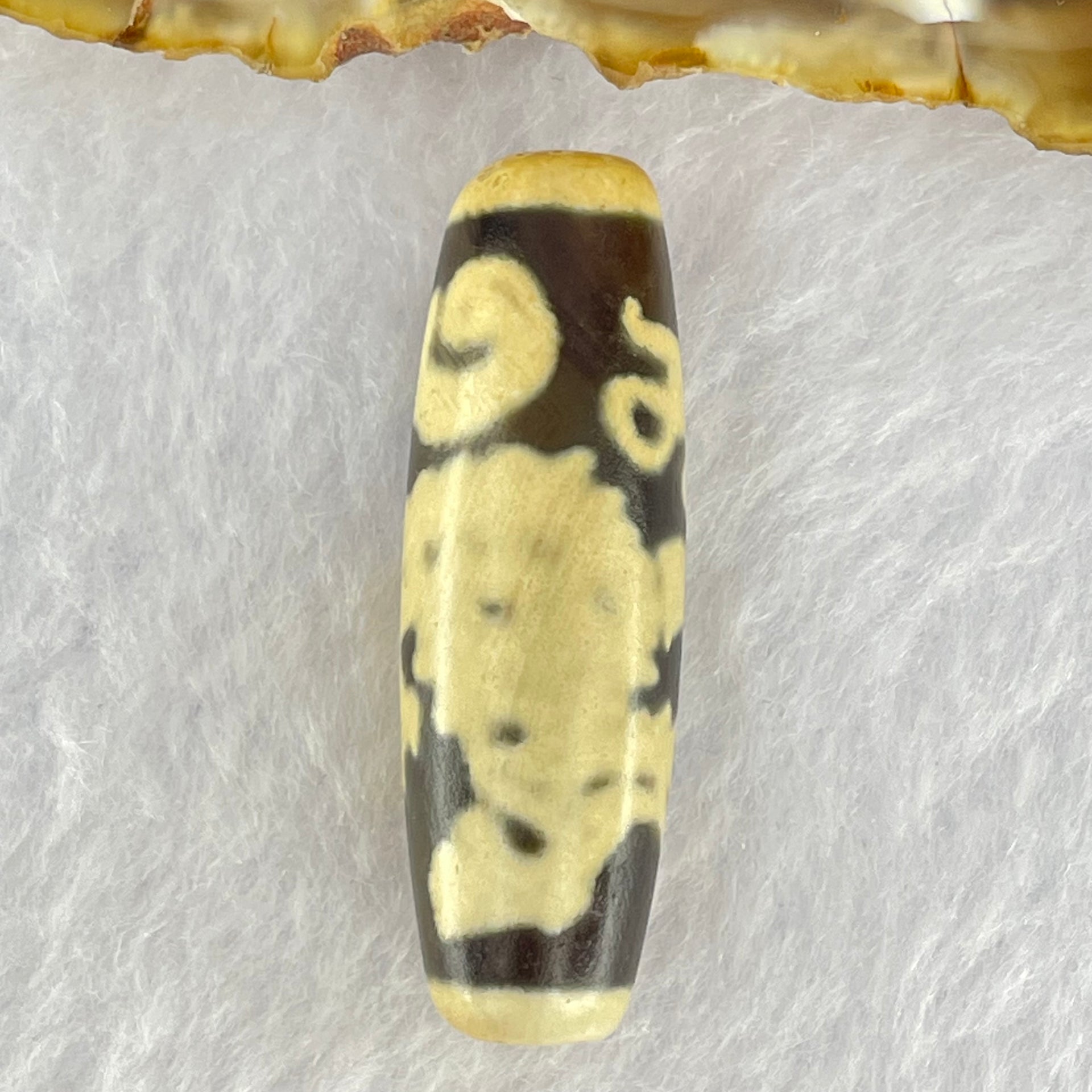 Natural Powerful Tibetan Old Oily Agate Dragon Dzi Bead Heavenly Master (Tian Zhu) 龙天诛 9.27g 39.1 by 12.5mm - Huangs Jadeite and Jewelry Pte Ltd