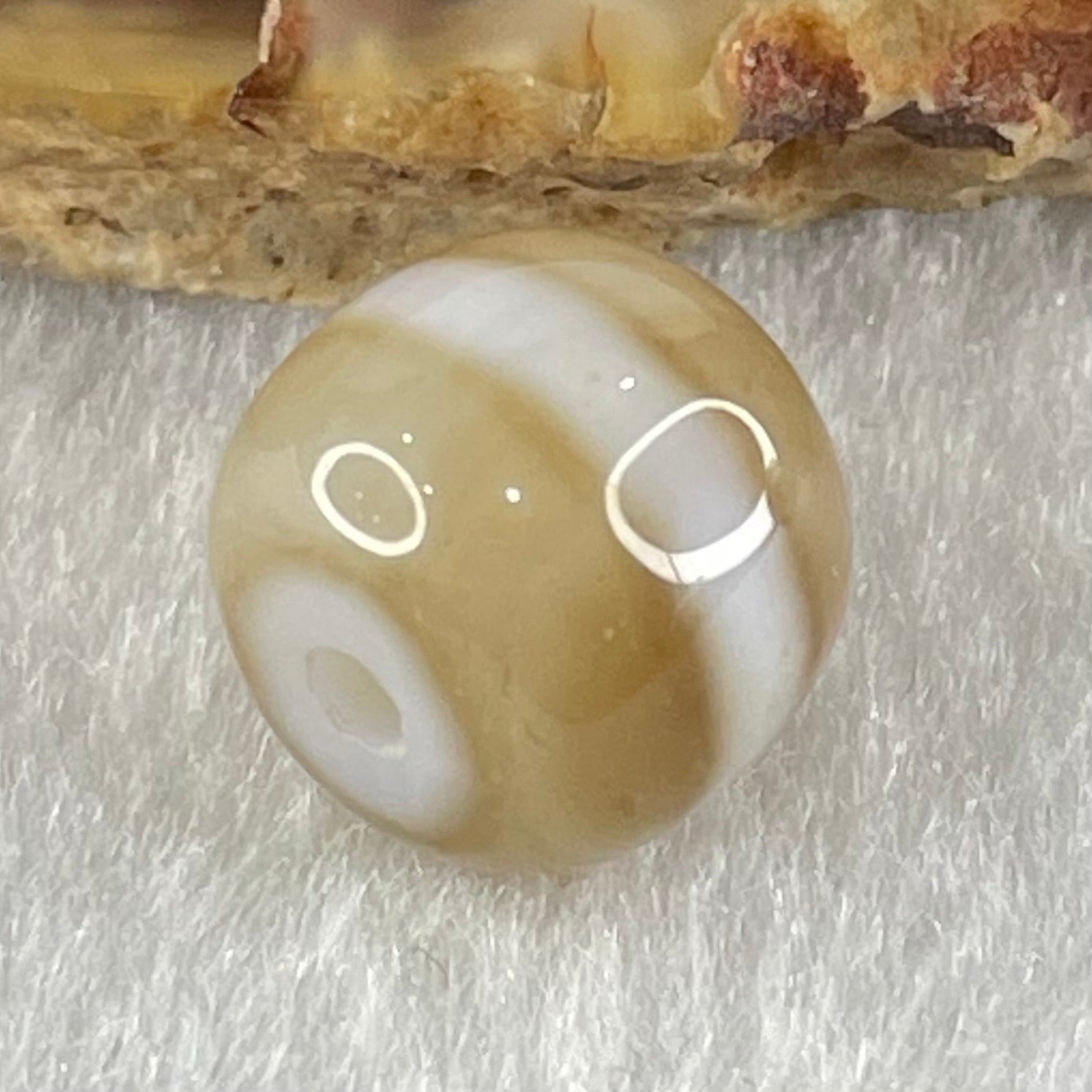 Natural Powerful Tibetan Old Oily Agate 1 Line Dzi Bead Heavenly Master (Tian Zhu) 1.90g 9.7 by 11.2mm - Huangs Jadeite and Jewelry Pte Ltd