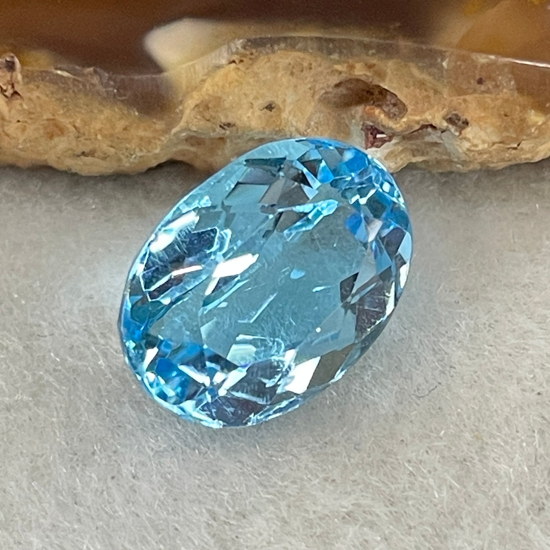 Natural Sky Blue Topaz Oval Shape 8.16ct 13.8  by 9.9 by 6.9mm - Huangs Jadeite and Jewelry Pte Ltd