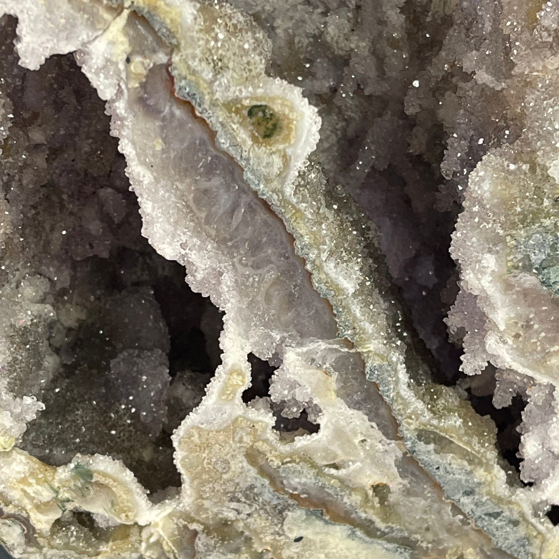 Natural Brazil Amethyst Cave with White Calcite 10,8761kg 203.0x 138.0x442.0mm - Huangs Jadeite and Jewelry Pte Ltd