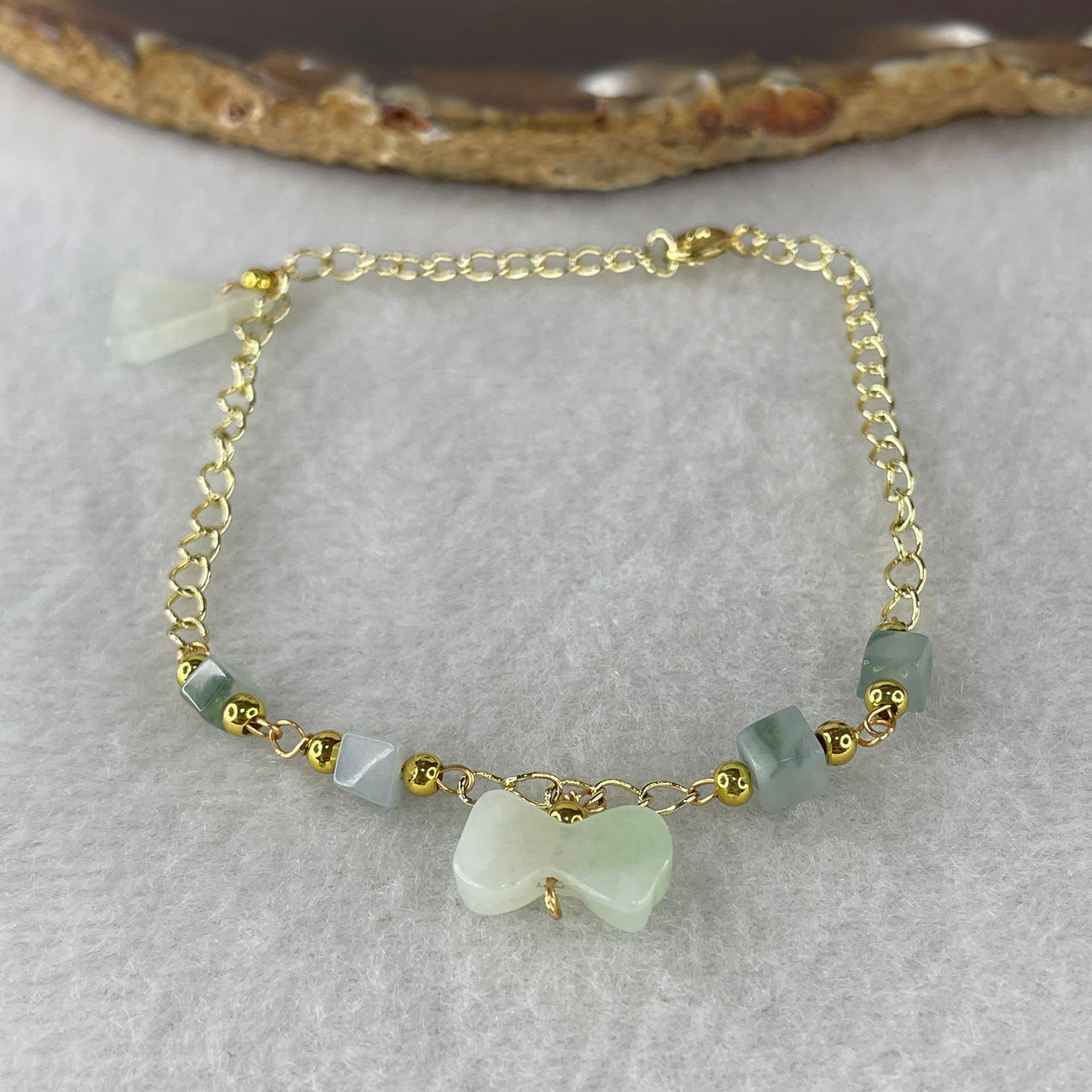 Natural Type A Multicolor Jadeite Ribbon Bracelet | Gold-Toned Adjustable 13-17cm Fine Layering Chain | Faint Green, White & Blueish Green Fluid Harmony Amulet (4.27g 13.0x7.4x4.2mm)