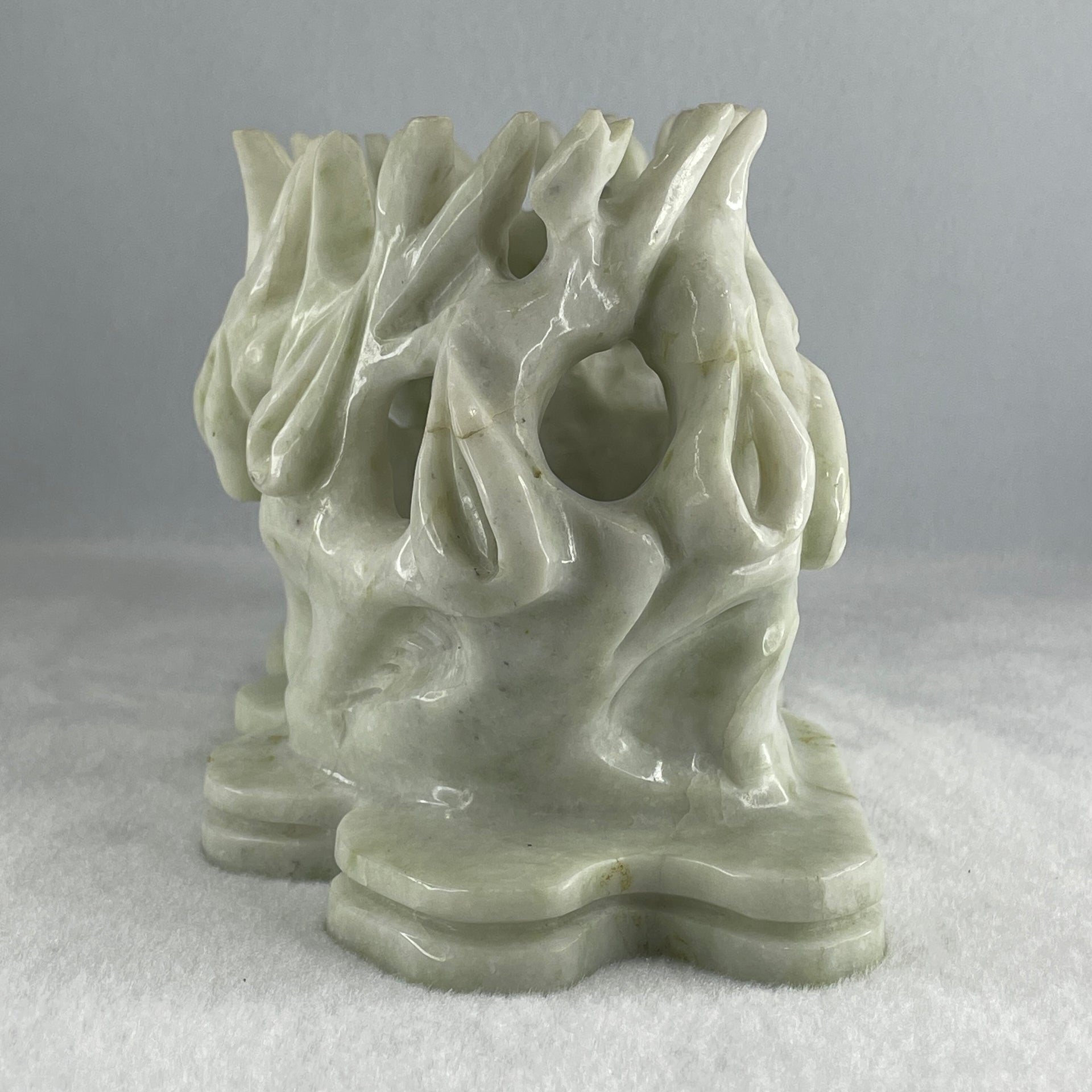 Natural White with Green Spots Serpentine Nest Display 2,027.2g 215.0 b 100.0 by 112.0mm - Huangs Jadeite and Jewelry Pte Ltd