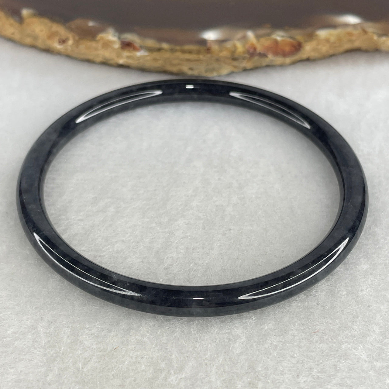 Natural Type A Wuji Grey Jadeite Bangle | 55.5mm Black-Grey Ink Pattern Slim Jade Bracelet (12.57g, 4.9x5.0mm (Close to Perfect)
