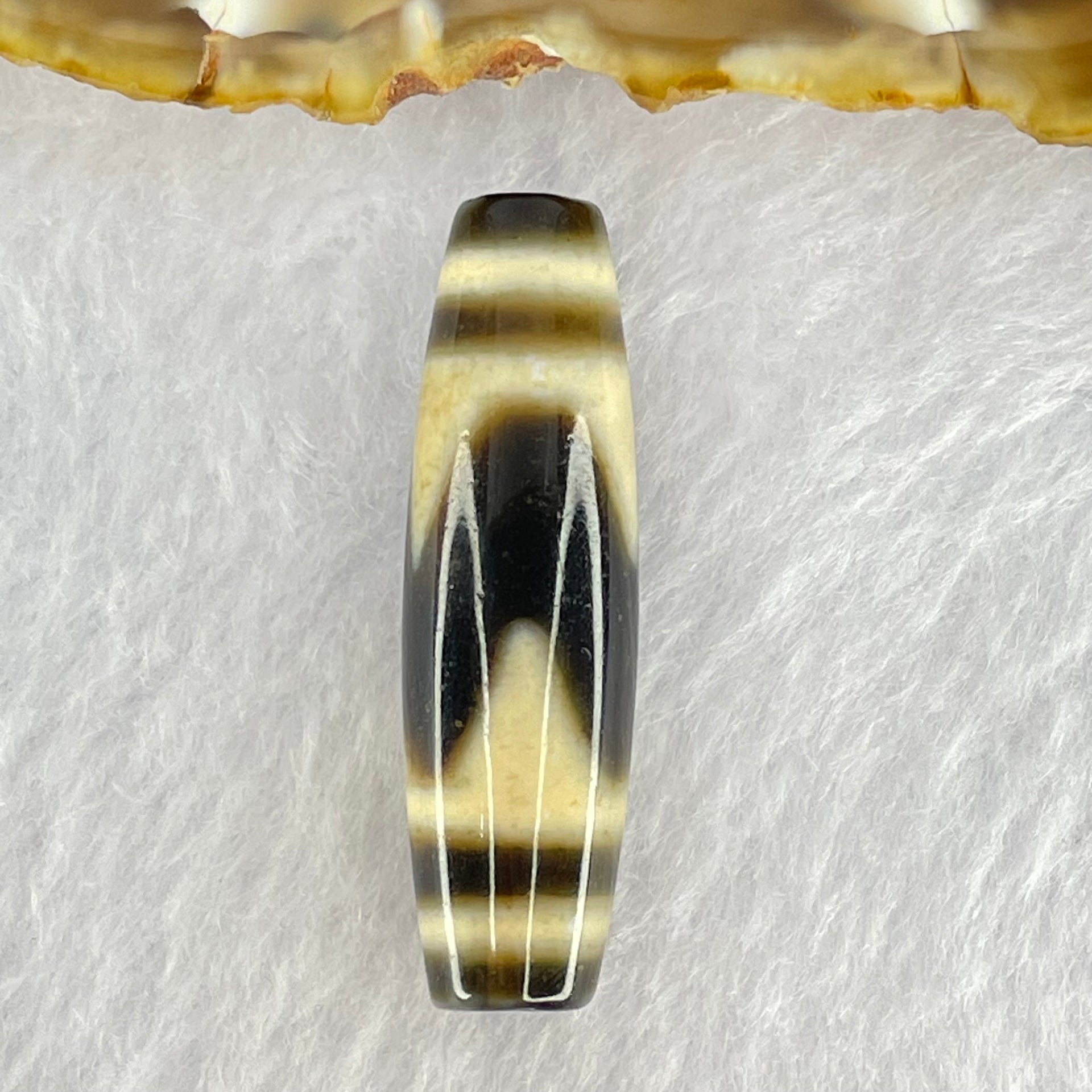 Natural Powerful Tibetan Old Oily Agate Tiger Tooth Daluo Dzi Bead Heavenly Master (Tian Zhu) 7.47g 38.9 by 11.3mm - Huangs Jadeite and Jewelry Pte Ltd