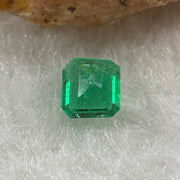 Natural Colombia Vivid Green Emerald (Beryl) Cut-Cornered Rectangular Step cut 0.45ct 5.0 by 4.6 by 2.8m - Huangs Jadeite and Jewelry Pte Ltd