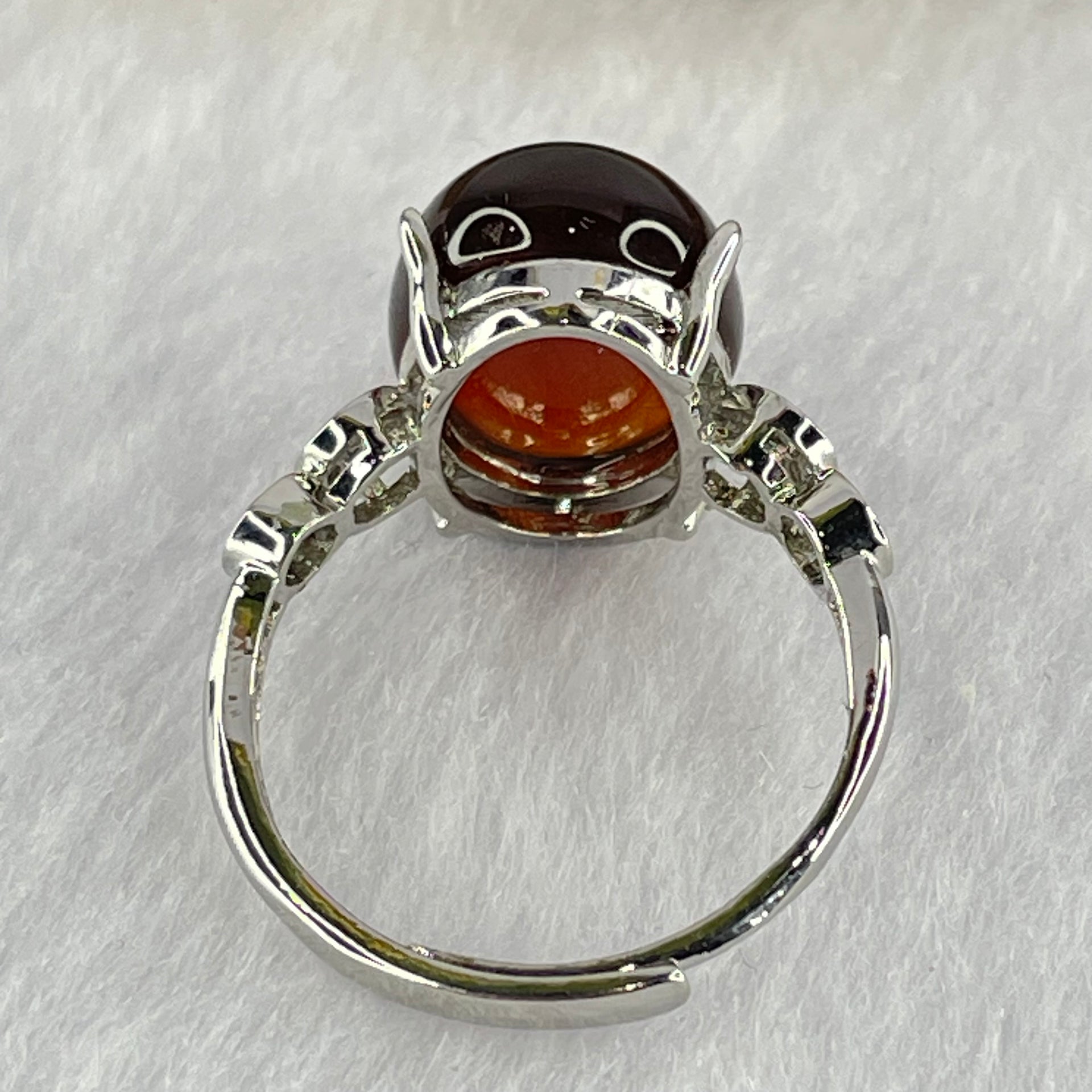 Natural Red Amber in S925 Sliver Ring (Adjustable Size) 2.57g 13.8 by 10.9 by 6.0mm - Huangs Jadeite and Jewelry Pte Ltd