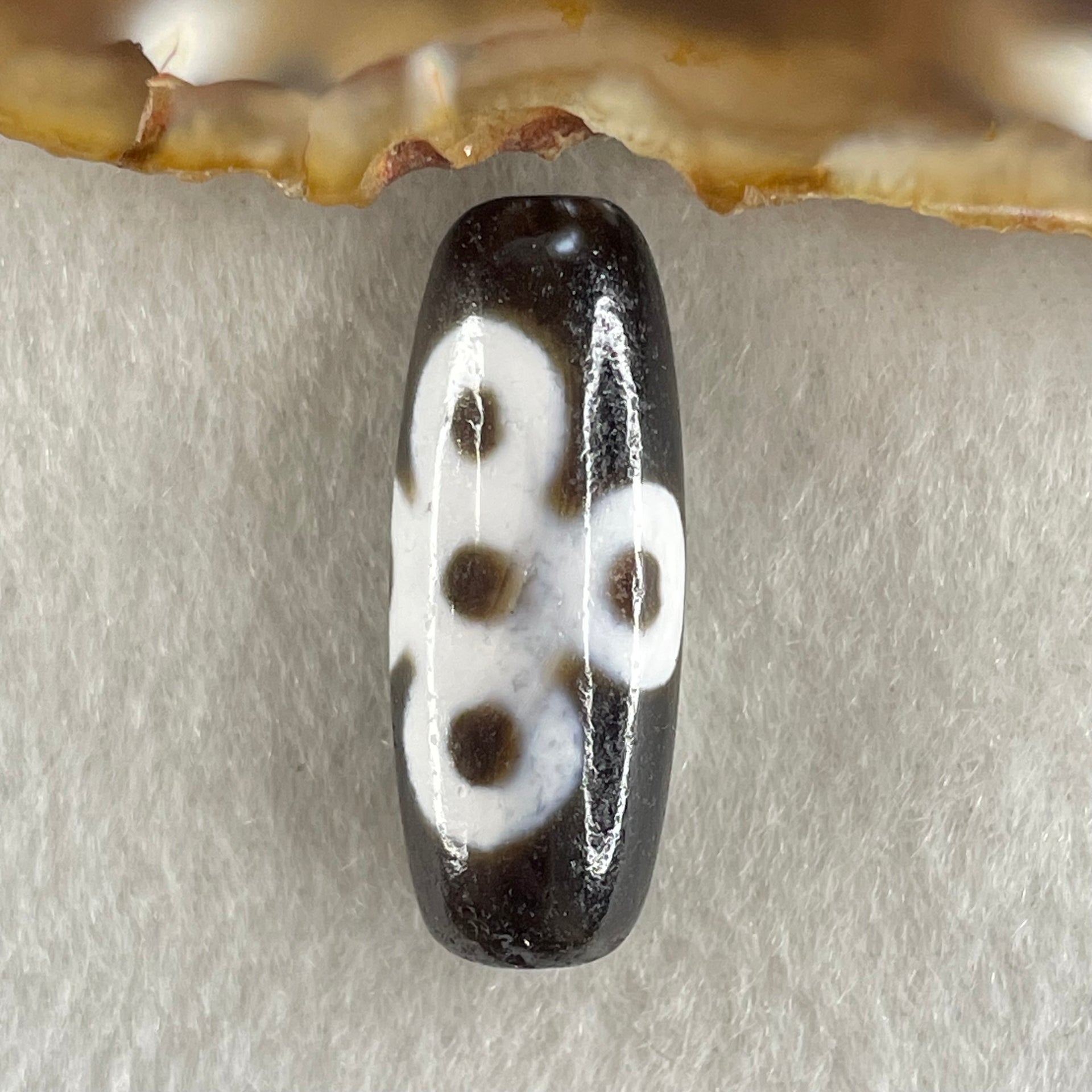 Natural Powerful Tibetan Old Oily Agate 5 Eyes Lightning Dzi Bead Heavenly Master (Tian Zhu) 五眼闪电天珠 5.50g 29.0 by 11.0mm - Huangs Jadeite and Jewelry Pte Ltd