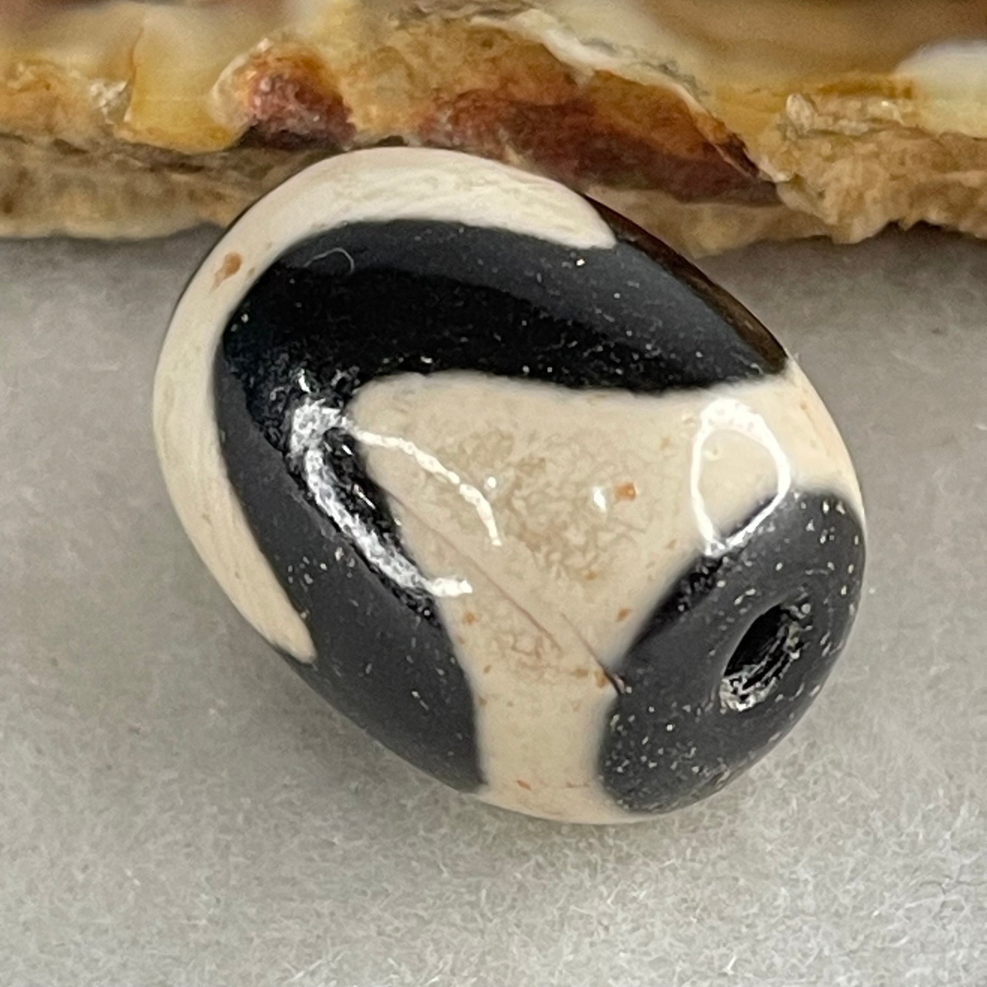 Natural Powerful Tibetan Old Oily Agate Tiger Tooth Daluo Dzi Bead Heavenly Master (Tian Zhu) 虎呀天诛 4.88g 17.4 by 13.2mm - Huangs Jadeite and Jewelry Pte Ltd