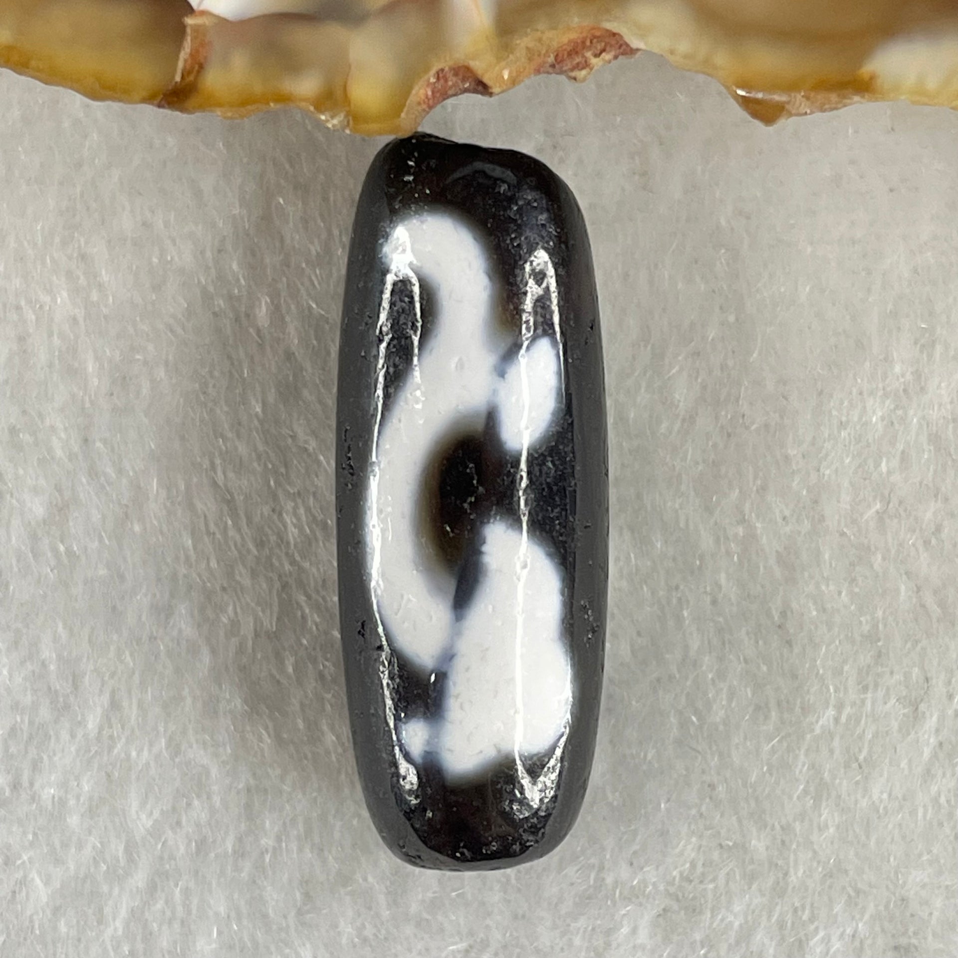 Natural Powerful Tibetan Old Oily Agate Green Tara Dzi Bead Heavenly Master (Tian Zhu) 绿度母天珠 4.50g 28.5 by 10.4mm - Huangs Jadeite and Jewelry Pte Ltd
