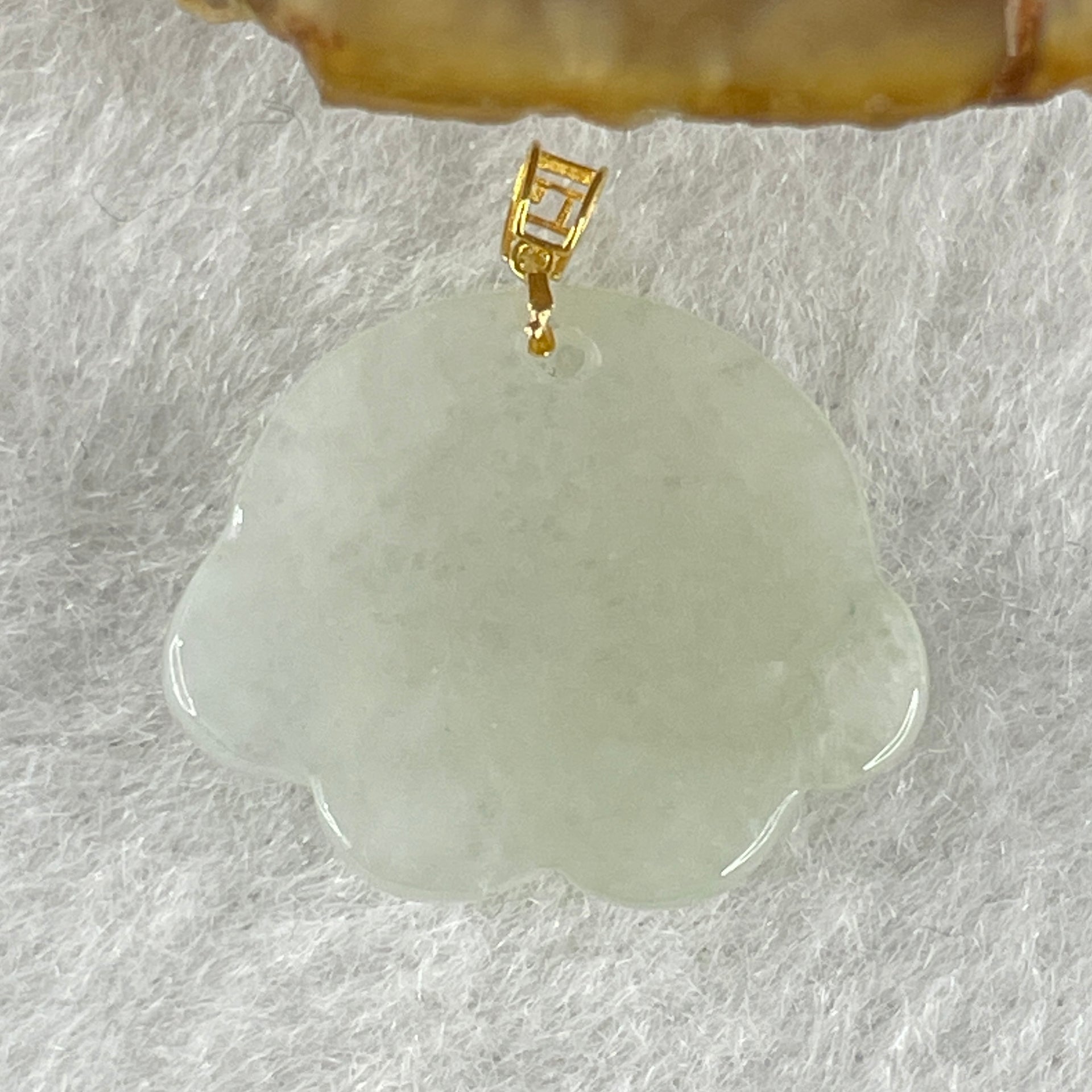 Natural Type A Light Green Jadeite Paw Pendant in 18K Yellow Gold Clasp 2.26g 17.9 by 14.2 by 4.6mm - Huangs Jadeite and Jewelry Pte Ltd