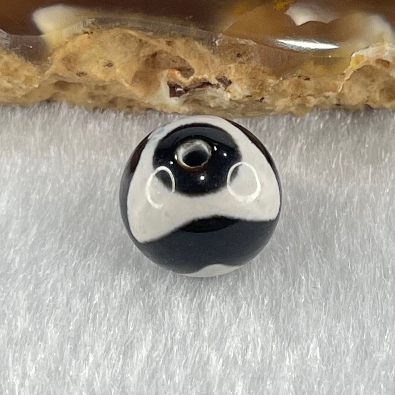 Natural Powerful Tibetan Old Oily Agate Tiger Tooth Daluo Dzi Bead Heavenly Master (Tian Zhu) 虎呀天诛 1.44g 10.3 by 10.3mm - Huangs Jadeite and Jewelry Pte Ltd
