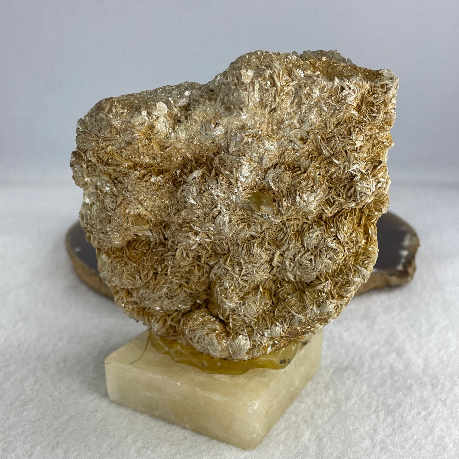 Natural Clear Quartz with Muscovite Cluster Display with Stand 473.27g 86.5 by 59.0 by 104.4mm - Huangs Jadeite and Jewelry Pte Ltd