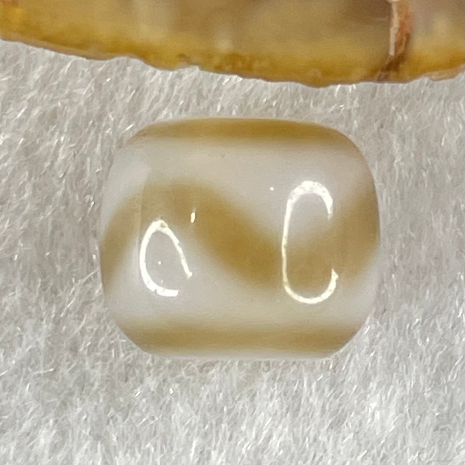 Natural Powerful Tibetan Old Oily Agate Tiger Tooth Daluo Dzi Bead Heavenly Master (Tian Zhu) 2.01g 9.6 by 11.3mm - Huangs Jadeite and Jewelry Pte Ltd