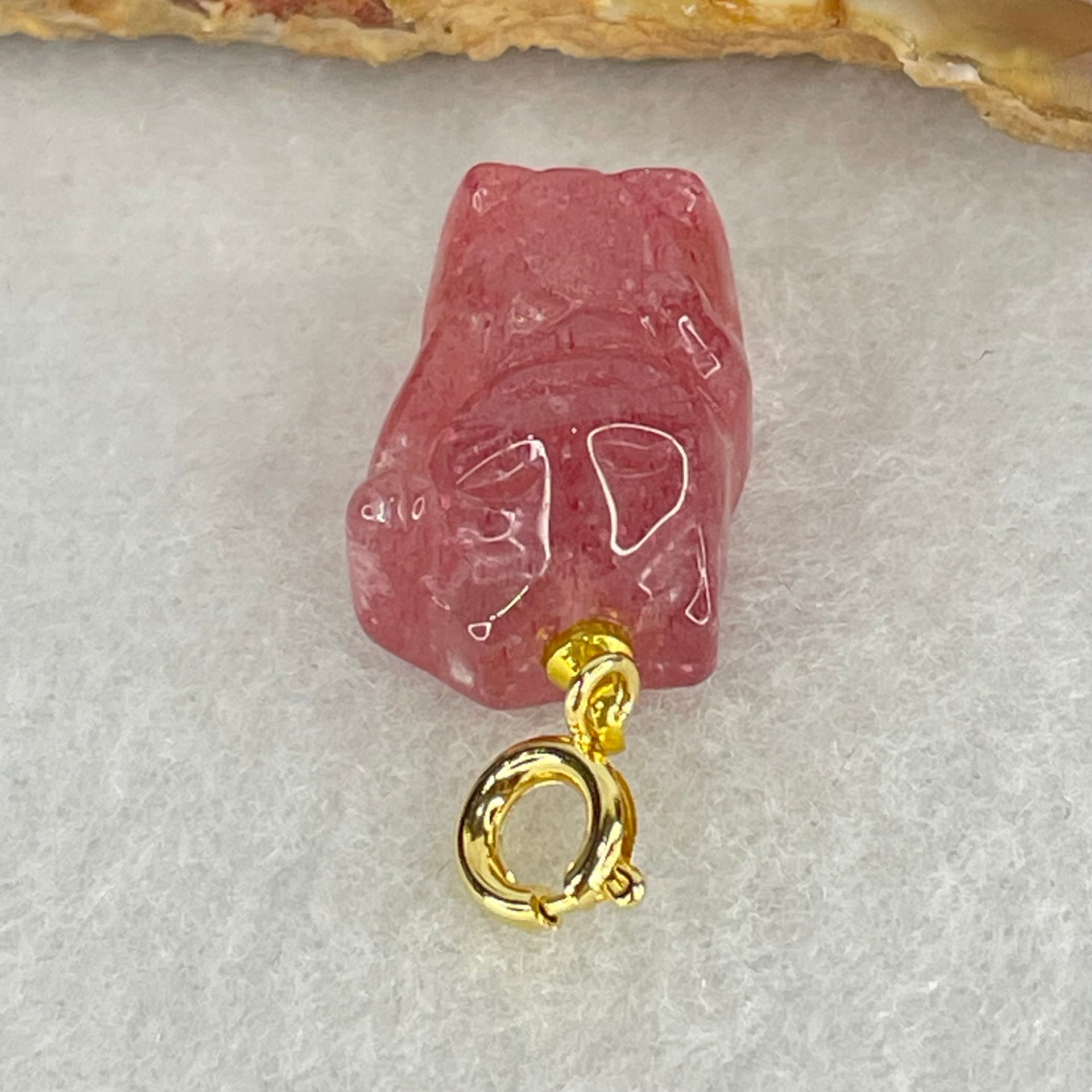 Natural Strawberry Quartz Fortune Cat Charm 3.19g 16.9 by 12.6 by 9.1mm - Huangs Jadeite and Jewelry Pte Ltd