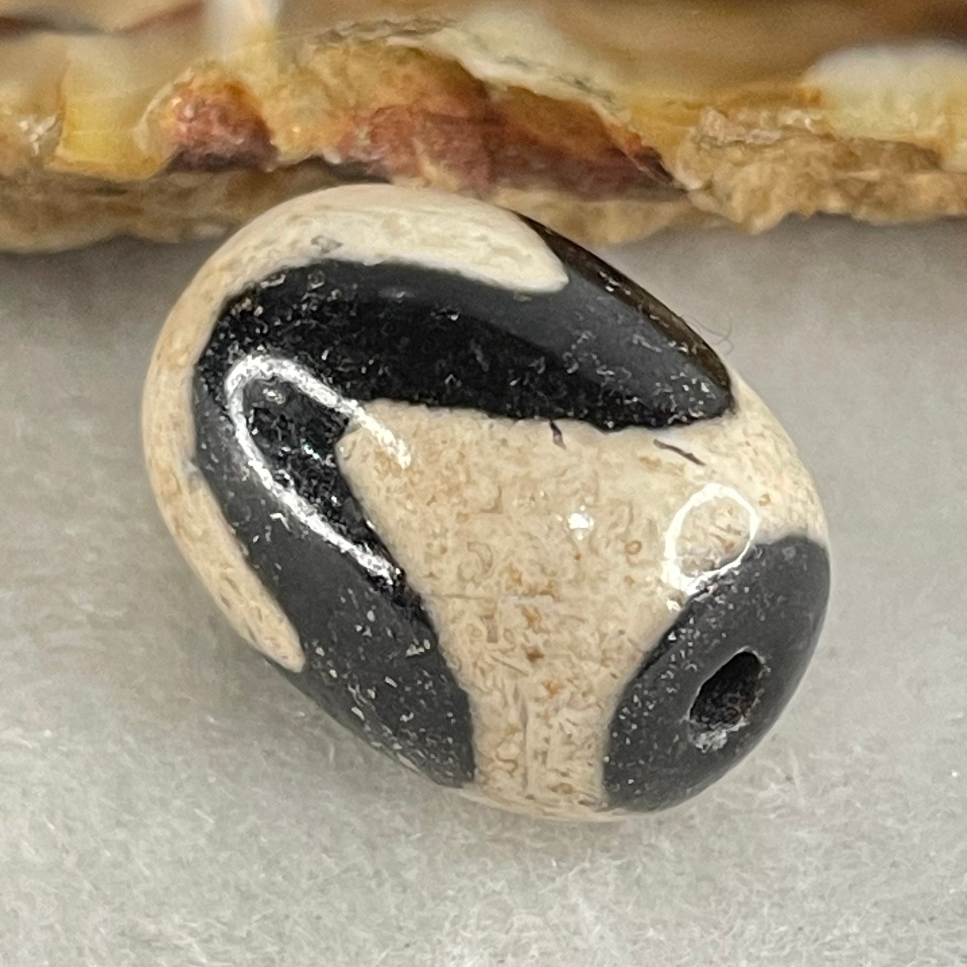 Natural Powerful Tibetan Old Oily Agate Tiger Tooth Daluo Dzi Bead Heavenly Master (Tian Zhu) 虎呀天诛 4.36g 17.5 by 12.9mm - Huangs Jadeite and Jewelry Pte Ltd