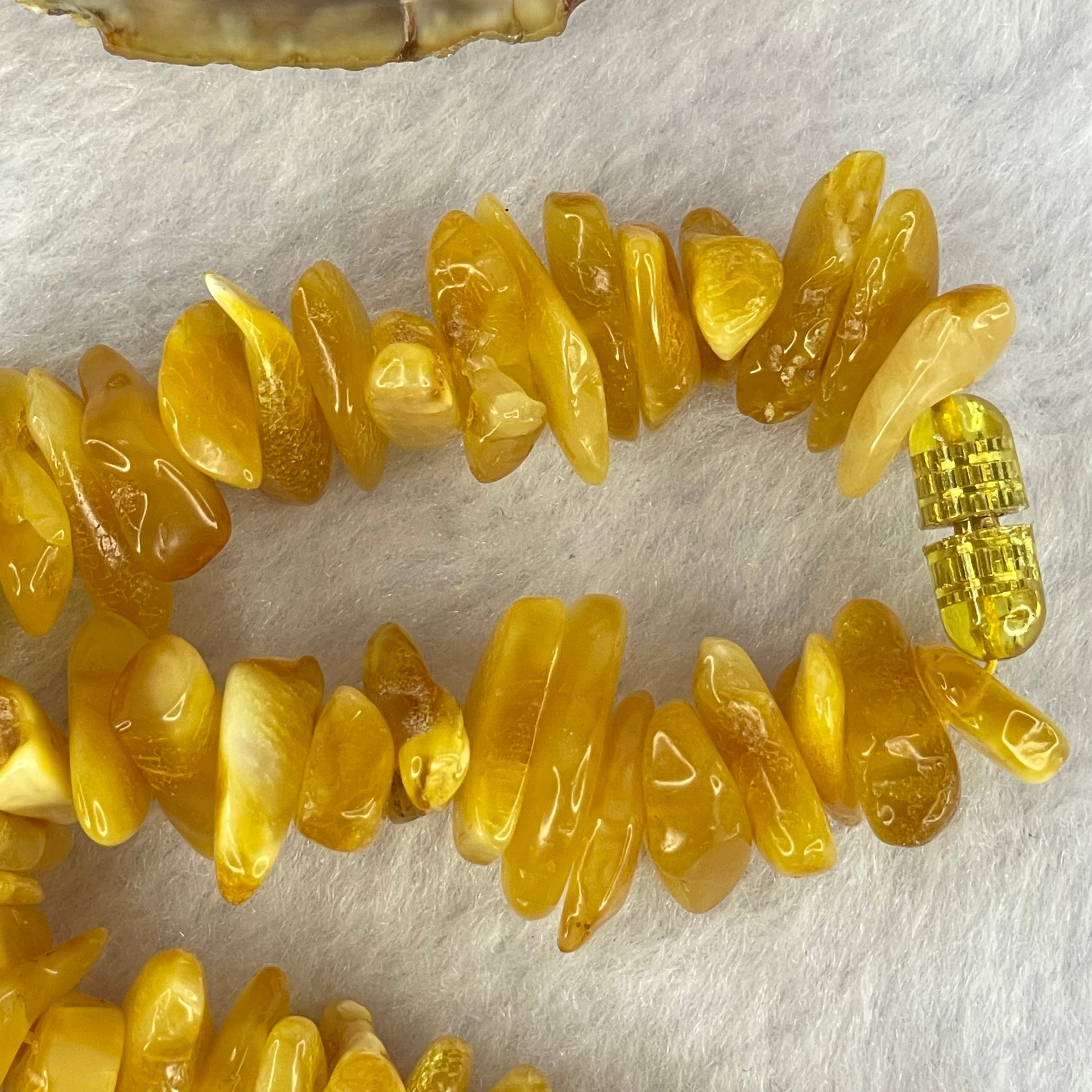 Natural Beeswax Raw Stone Irregular Beads Necklace 天然蜜蜂蜡原石项链 40.29g 46cm 21.7 by 8.5 by 5.8mm 12.1 by 8.7 by 3.2mm 122pcs - Huangs Jadeite and Jewelry Pte Ltd