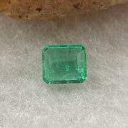 Natural Colombia Vivid Green Emerald (Beryl) Cut-Cornered Rectangular Step cut 0.41ct 4.9 by 4.3 by 2.4mm - Huangs Jadeite and Jewelry Pte Ltd
