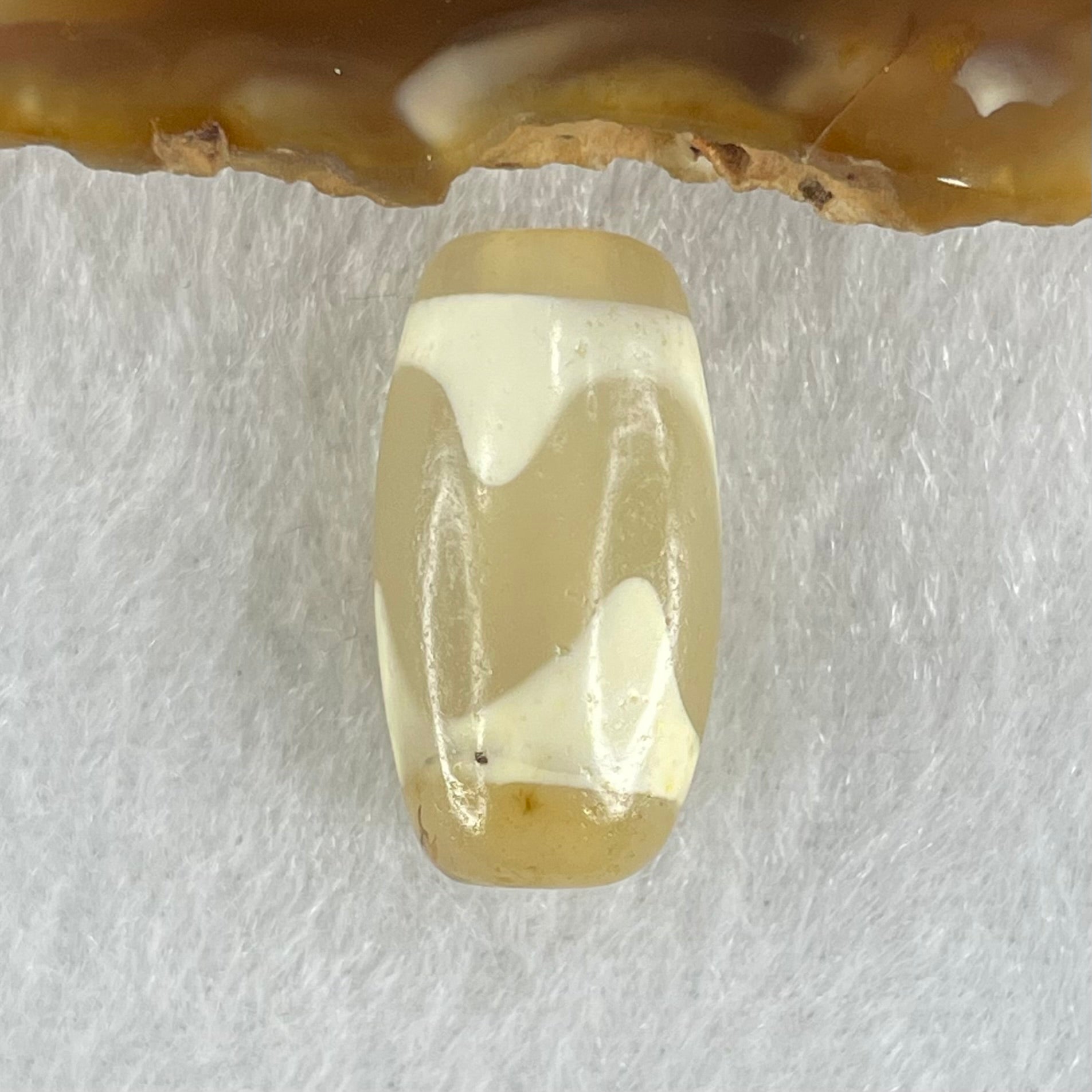 Natural Powerful Tibetan Old Oily Agate Tiger Tooth Daluo Dzi Bead Heavenly Master (Tian Zhu) 虎呀天诛 3.31g 20.1 by 10.8mm - Huangs Jadeite and Jewelry Pte Ltd