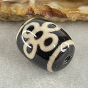 Natural Powerful Tibetan Old Oily Agate 5 Eyes Lightning Dzi Bead Heavenly Master (Tian Zhu) 五眼闪电天珠 4.84g 17.6 by 13.4mm - Huangs Jadeite and Jewelry Pte Ltd