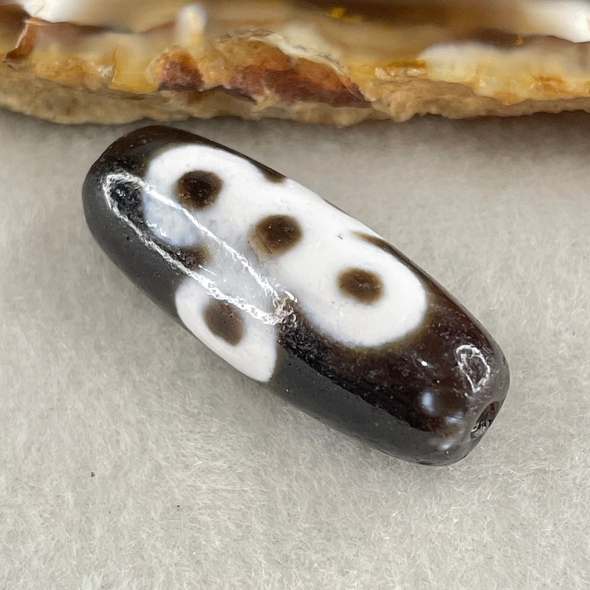 Natural Powerful Tibetan Old Oily Agate 5 Eyes Lightning Dzi Bead Heavenly Master (Tian Zhu) 五眼闪电天珠 5.50g 29.0 by 11.0mm - Huangs Jadeite and Jewelry Pte Ltd