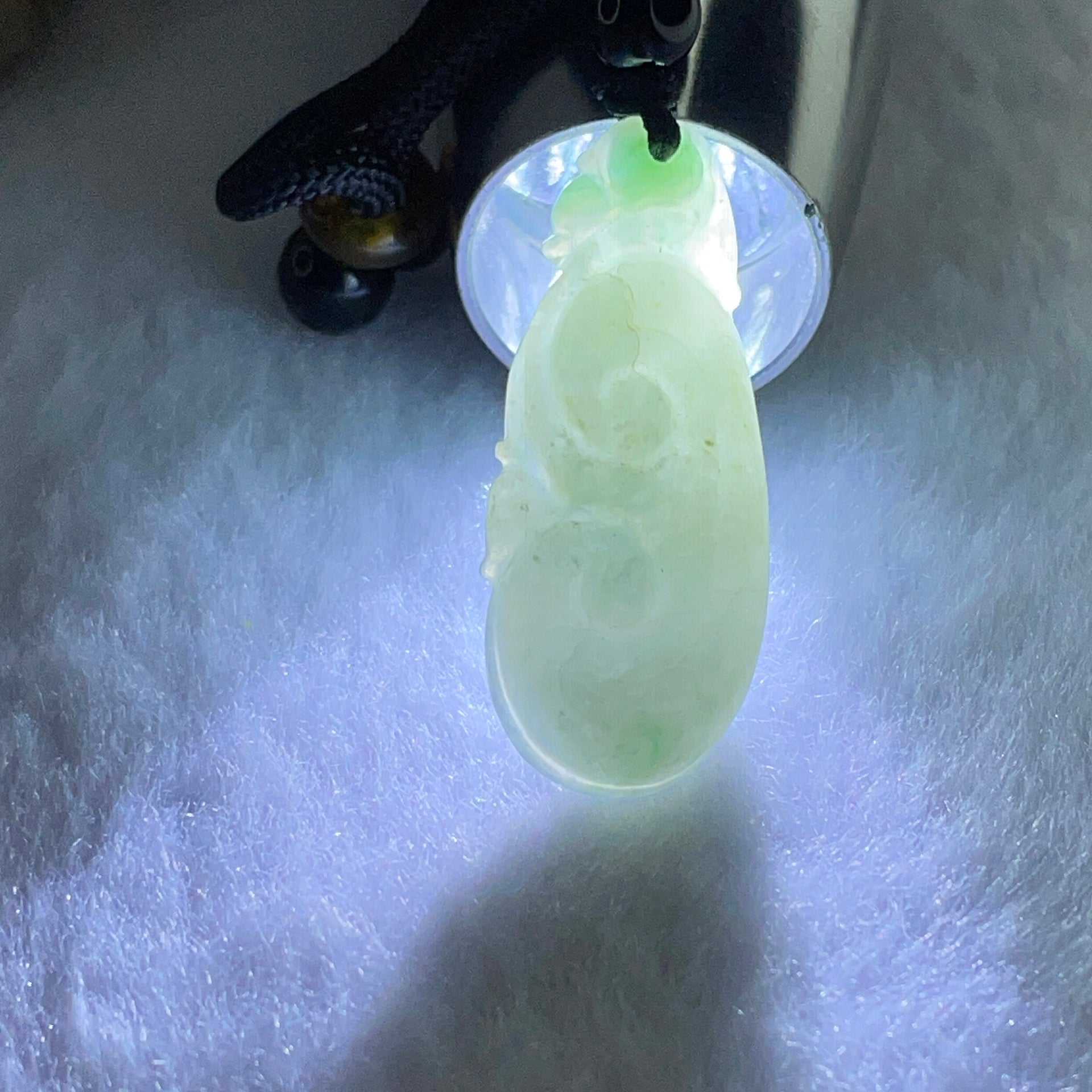 Type A Green Jadeite Ruyi Pendent 7.51g 33.9 by 14.2 by 6.0mm - Huangs Jadeite and Jewelry Pte Ltd