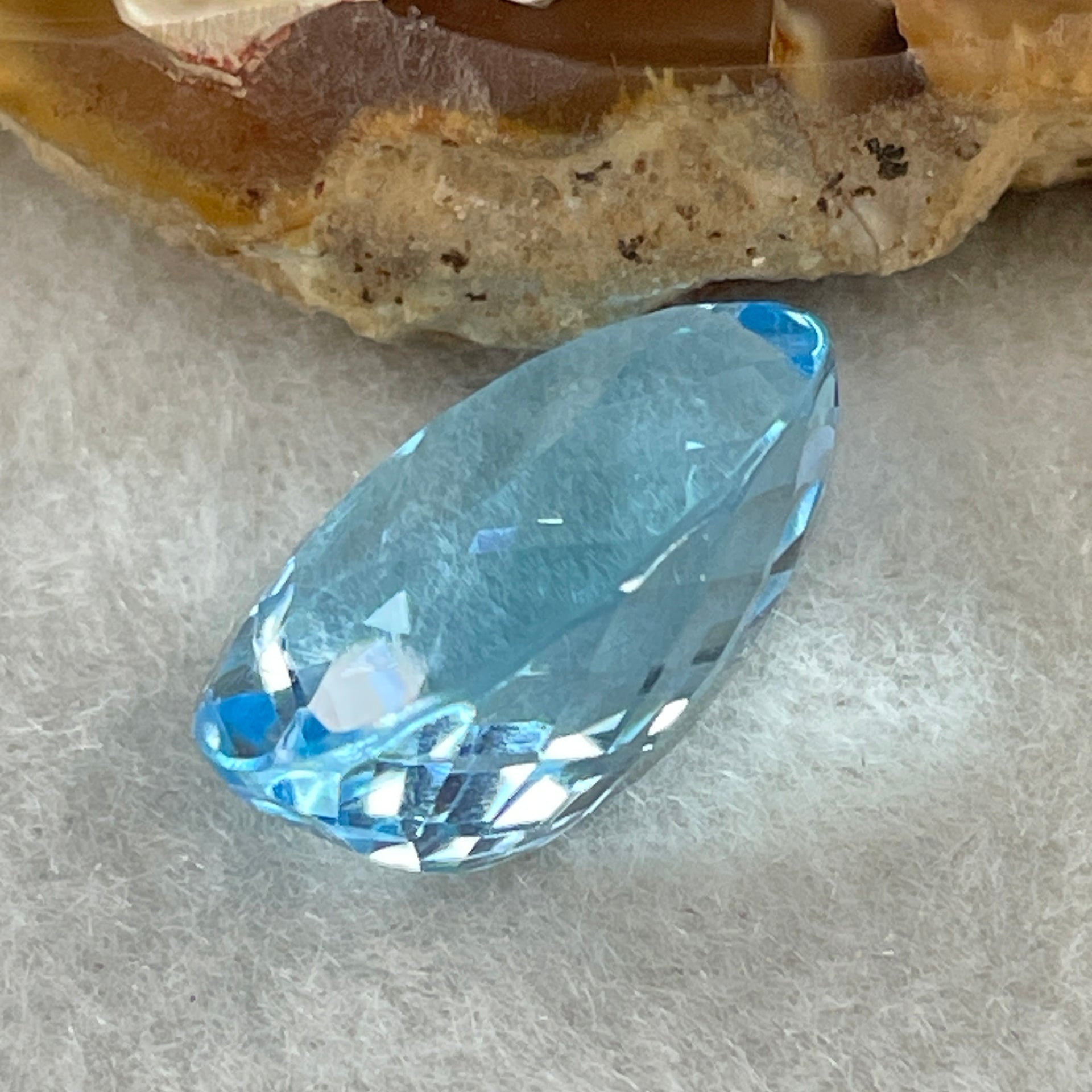 Natural Sky Blue Topaz Oval Shape 15.57ct 17.1 by 12.4 by 8.6mm - Huangs Jadeite and Jewelry Pte Ltd