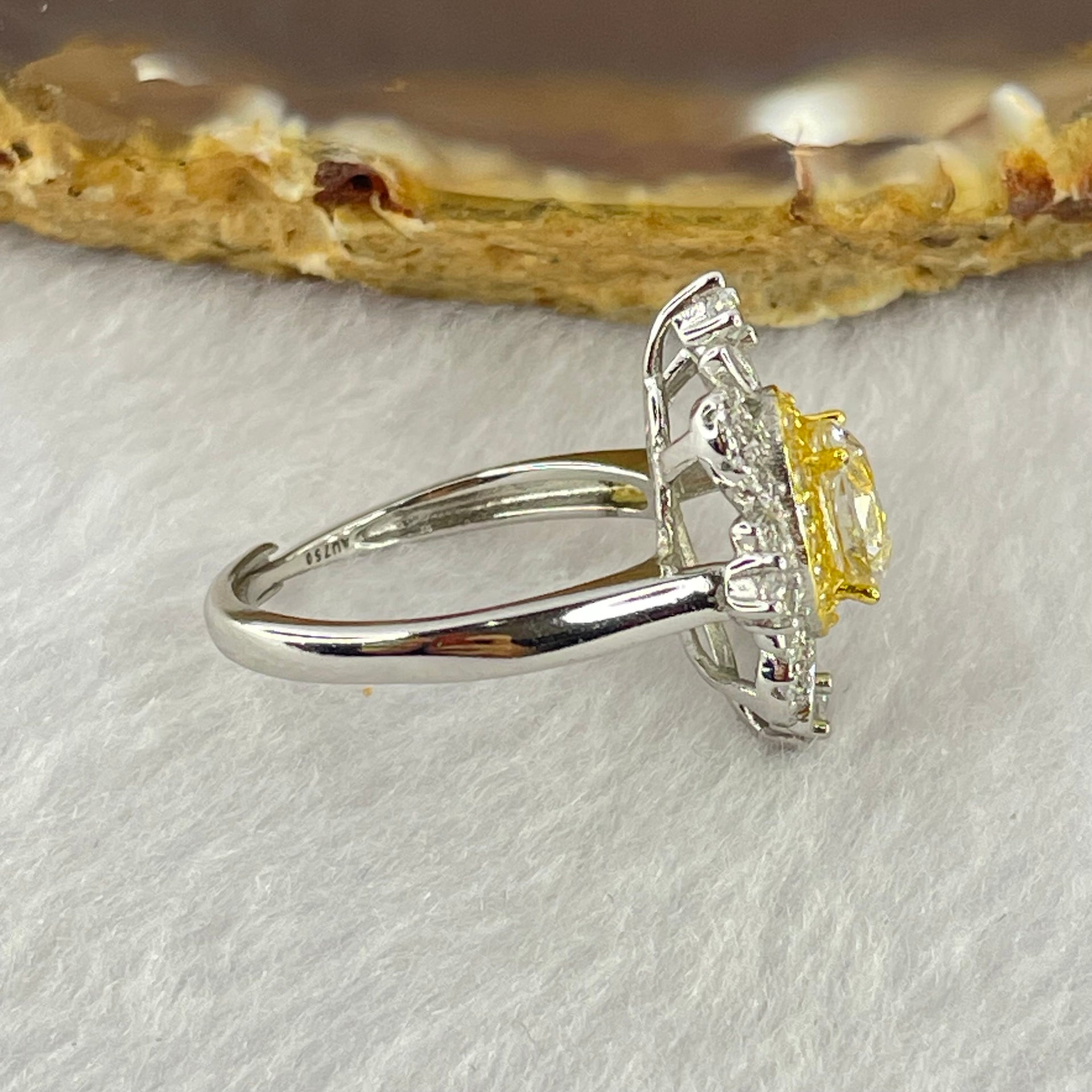 Colourless Cubic Zirconia with Crystals in AU750 Plated In Sliver Ring (Adjustable Size) 3.81g 8.5 by 6.7mm - Huangs Jadeite and Jewelry Pte Ltd