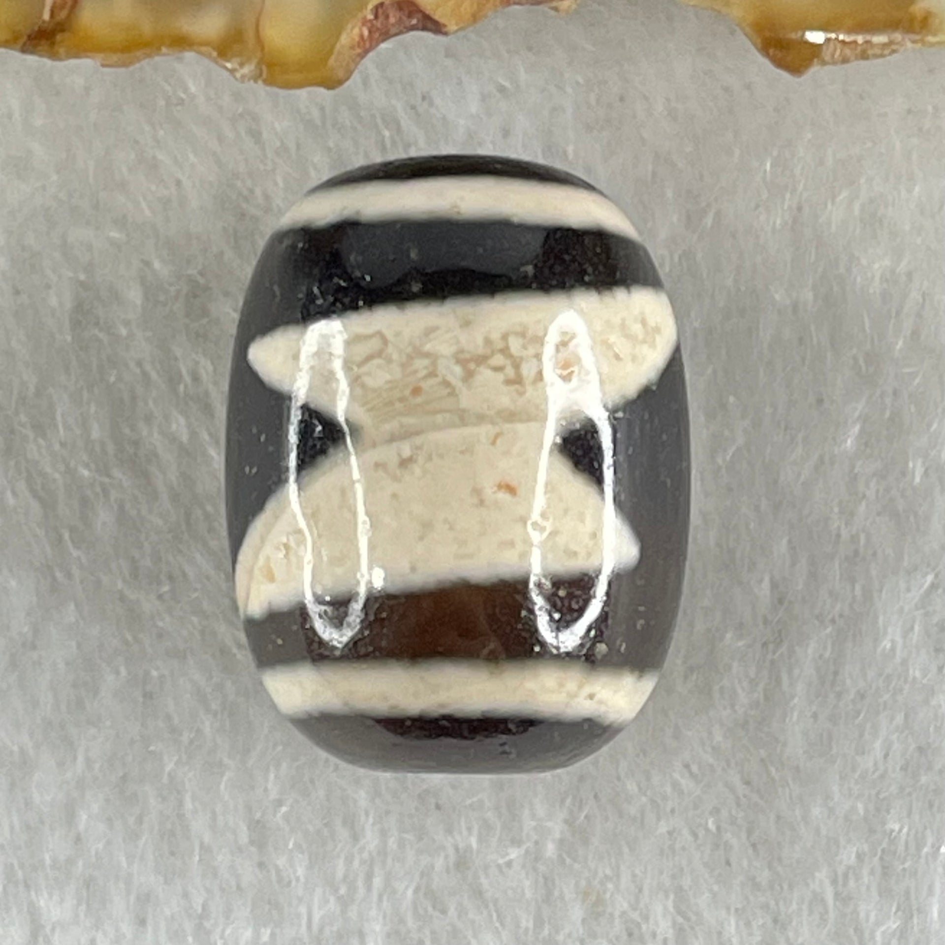 Natural Powerful Tibetan Old Oily Agate 5 Eyes Lightning Dzi Bead Heavenly Master (Tian Zhu) 五眼闪电天珠 5.09g 17.9 by 13.3mm - Huangs Jadeite and Jewelry Pte Ltd