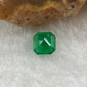 Natural Colombia Green Emerald (Beryl) Cut-Cornered Rectangular step cut 0.54ct 5.4 by 5.0 by 3.2mm - Huangs Jadeite and Jewelry Pte Ltd