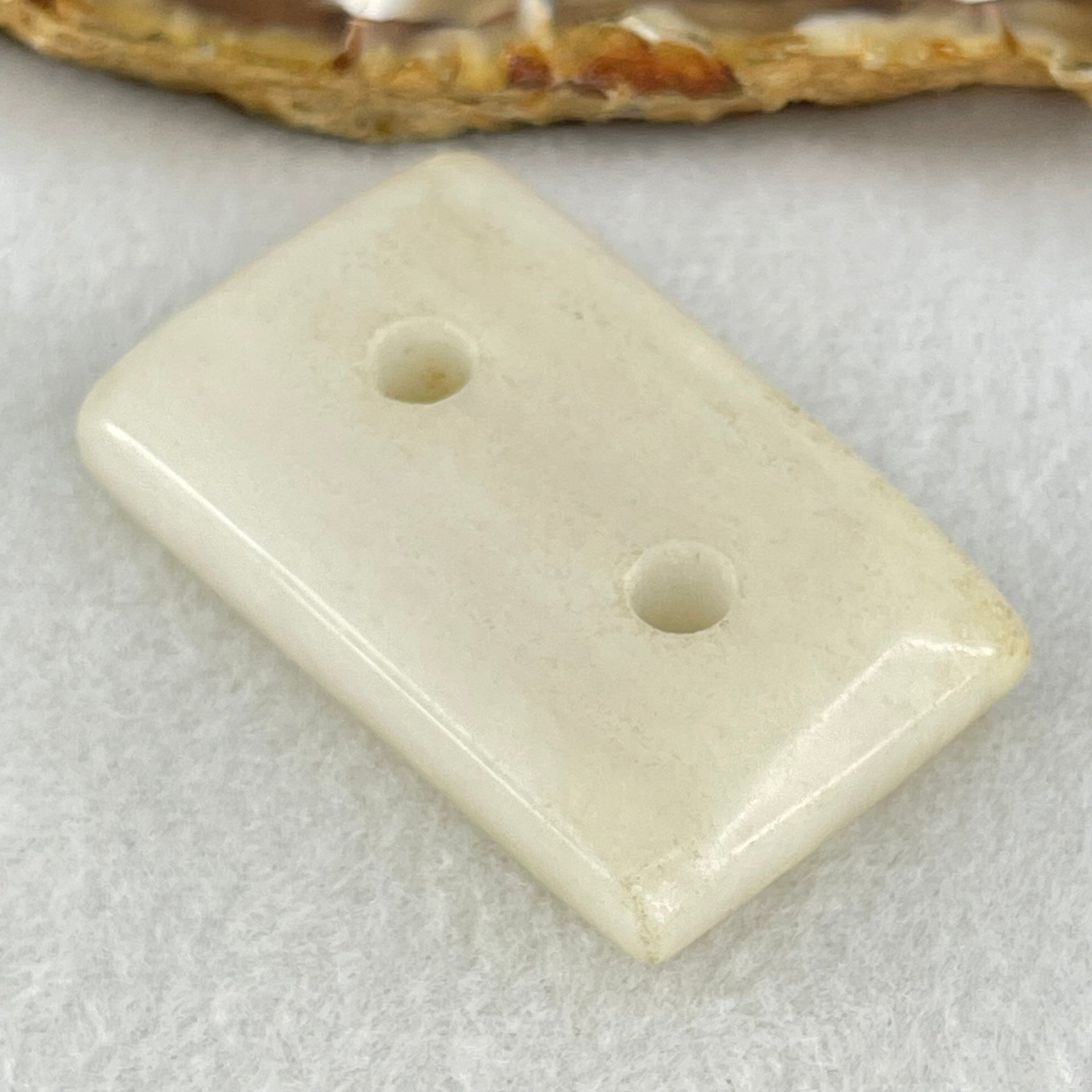 Antique Natural White Nephrite 26.34g 43.7 by 27.0 by 10.0mm - Huangs Jadeite and Jewelry Pte Ltd