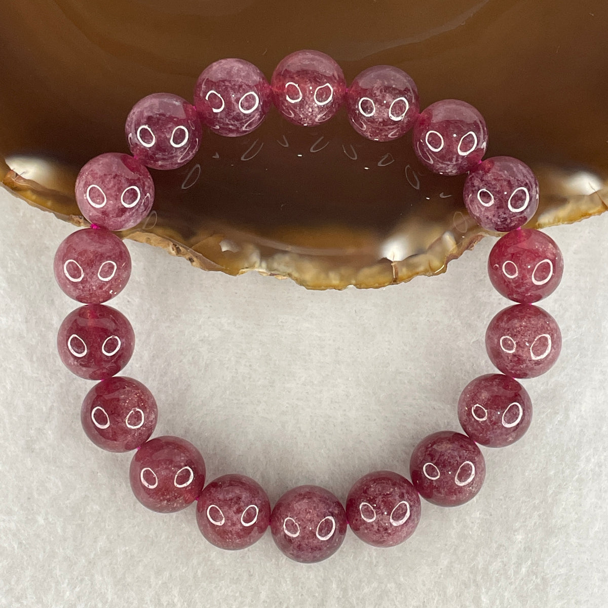 Good Grade Natural Strawberry Quartz Beads Bracelet | 11.6mm Crimson Flecked Amulet (38.55g | 17cm Wrist | 18 Beads)