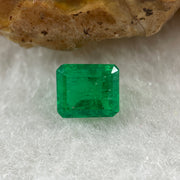Natural Colombia Green Emerald (Beryl) Cut-Cornered Rectangular Step cut 0.93ct 6.1 by 5.3 by 3.8mm - Huangs Jadeite and Jewelry Pte Ltd